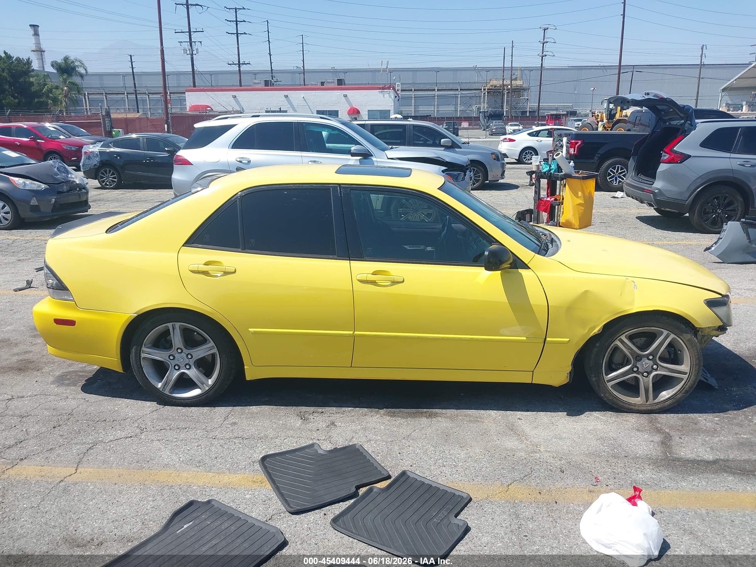 2001 Lexus Is 300   Yellow vin: JTHBD182210007475