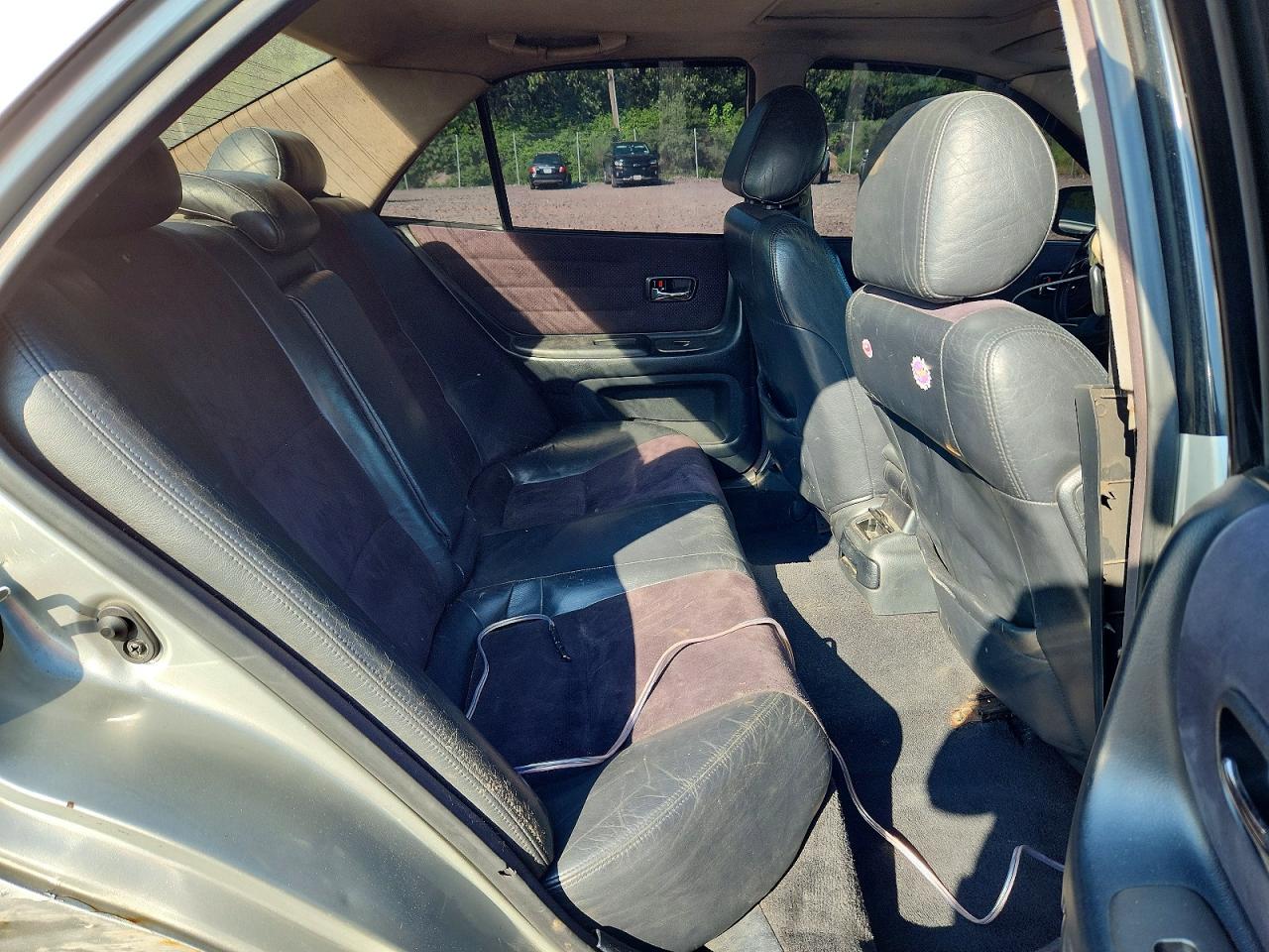 2001 Lexus Is 300 Silver vin: JTHBD182210011722