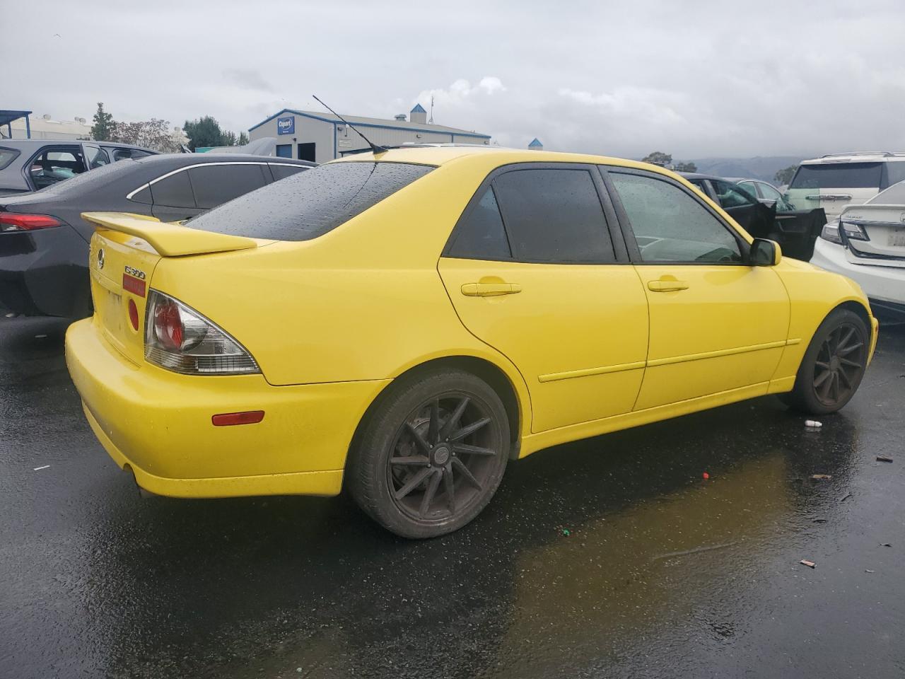 2001 Lexus Is 300 Yellow vin: JTHBD182310023913