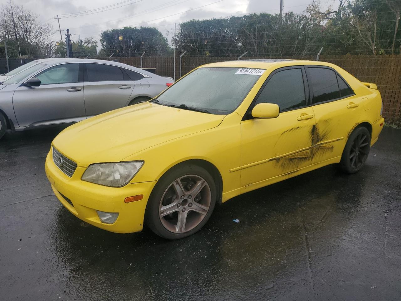 2001 Lexus Is 300 Yellow vin: JTHBD182310023913