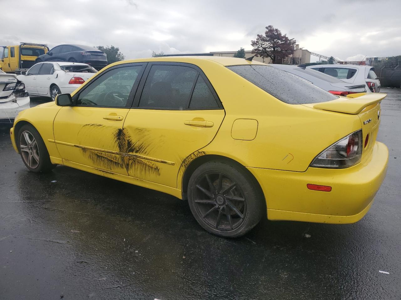 2001 Lexus Is 300 Yellow vin: JTHBD182310023913