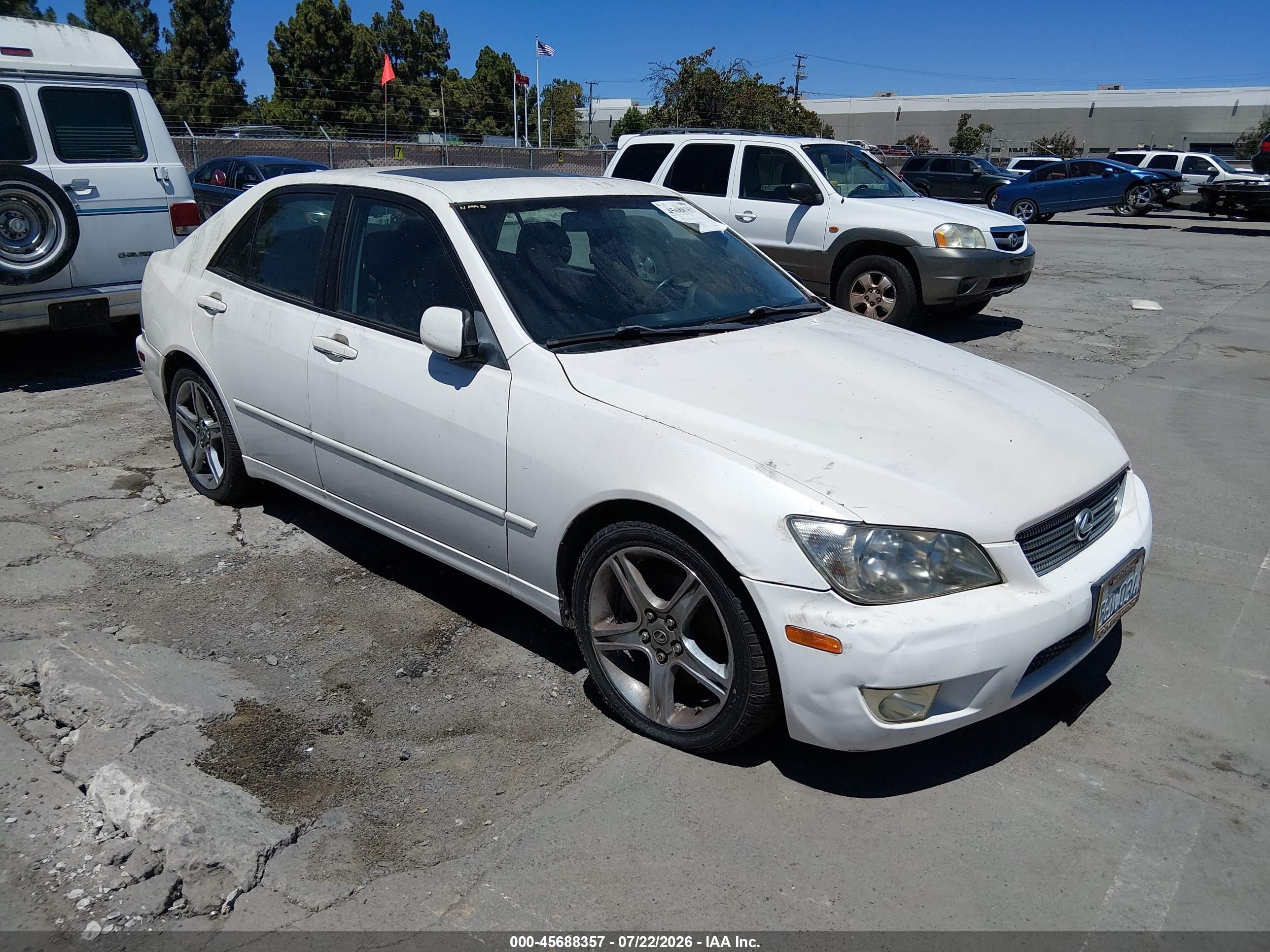 2001 Lexus Is 300   Белый vin: JTHBD182510028322