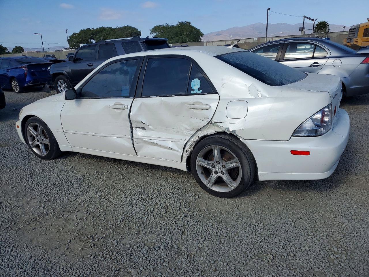 2001 Lexus Is 300 White vin: JTHBD182710028659