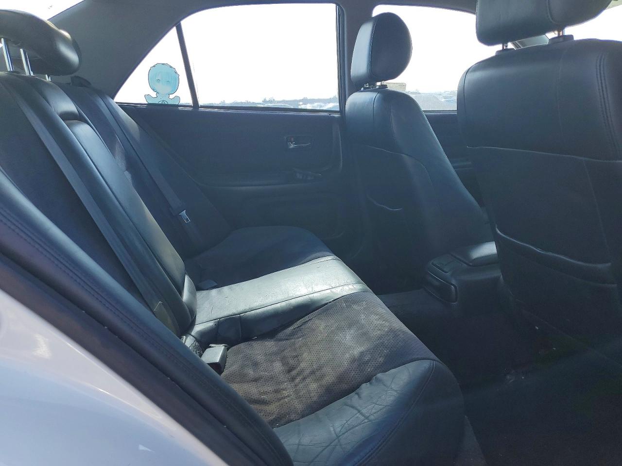 2001 Lexus Is 300 White vin: JTHBD182710028659
