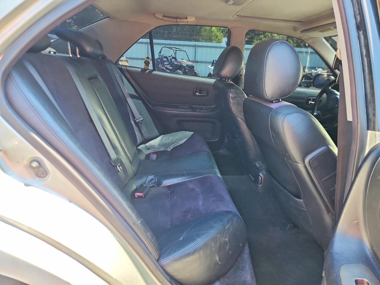 2001 Lexus Is 300 Silver vin: JTHBD182810017914