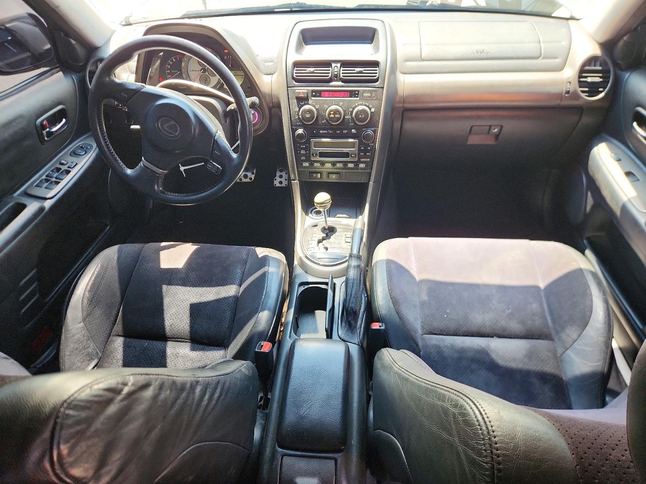 2001 Lexus Is 300 Silver vin: JTHBD182810017914