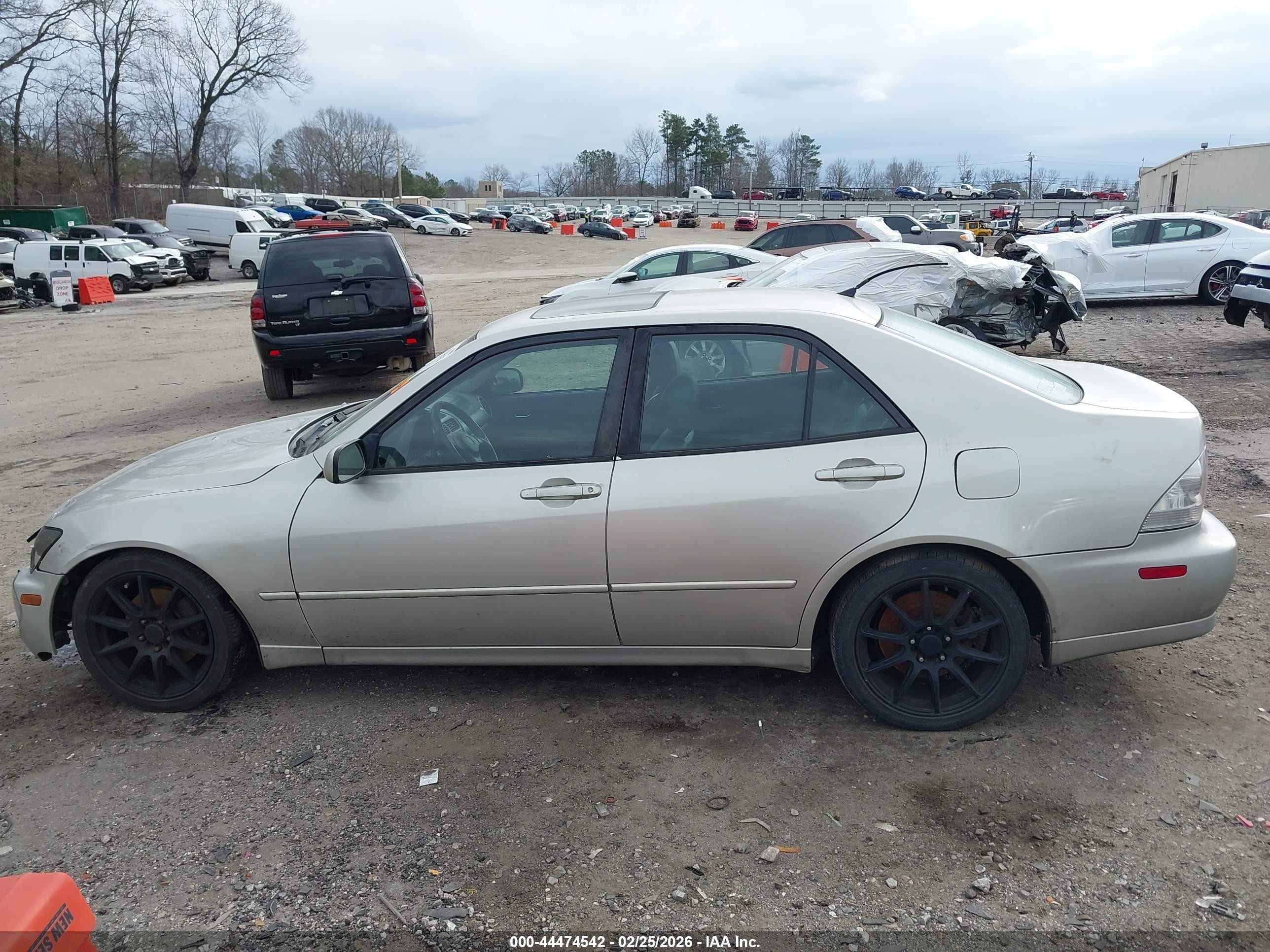 2001 Lexus Is 300   Tan vin: JTHBD182910015234