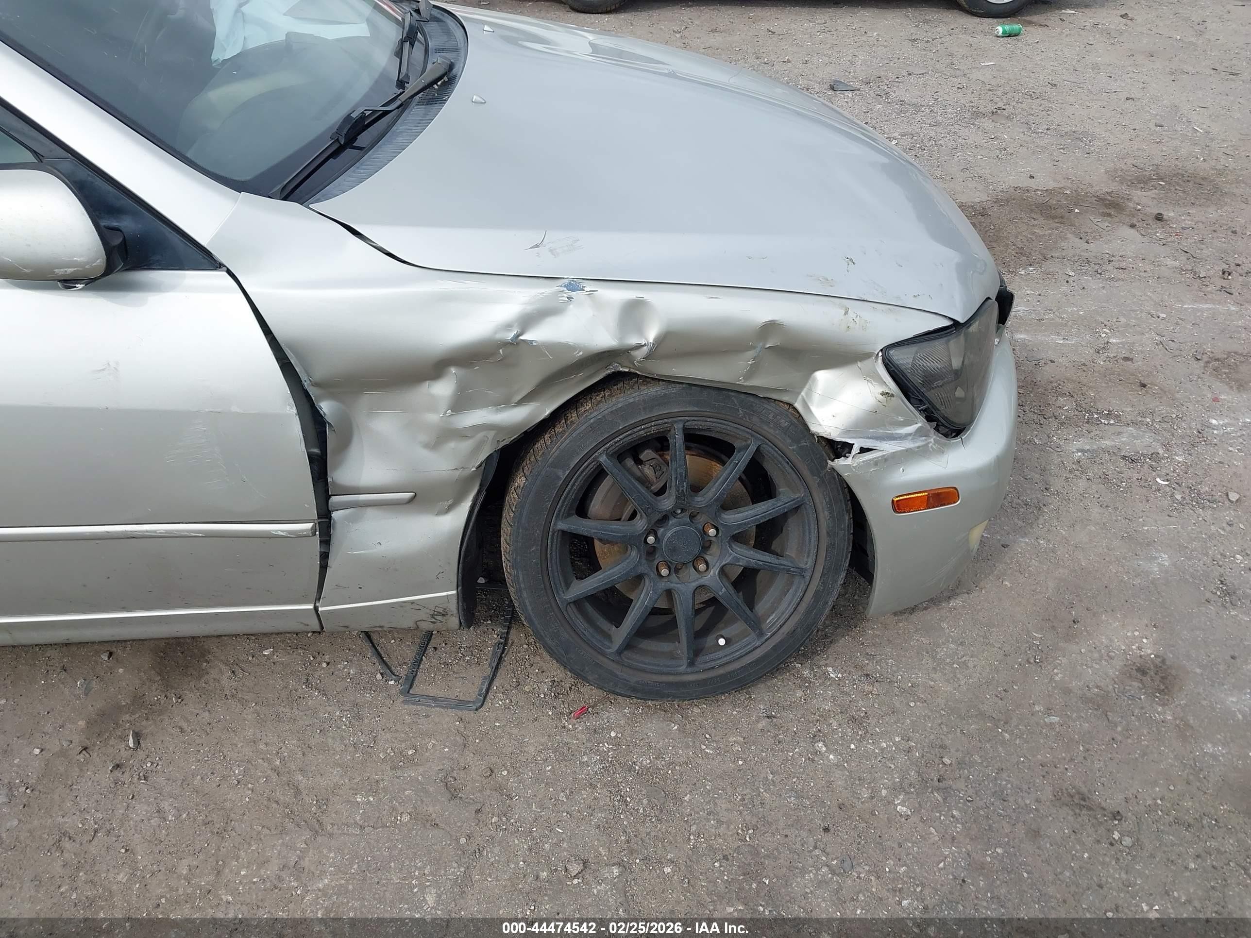 2001 Lexus Is 300   Tan vin: JTHBD182910015234