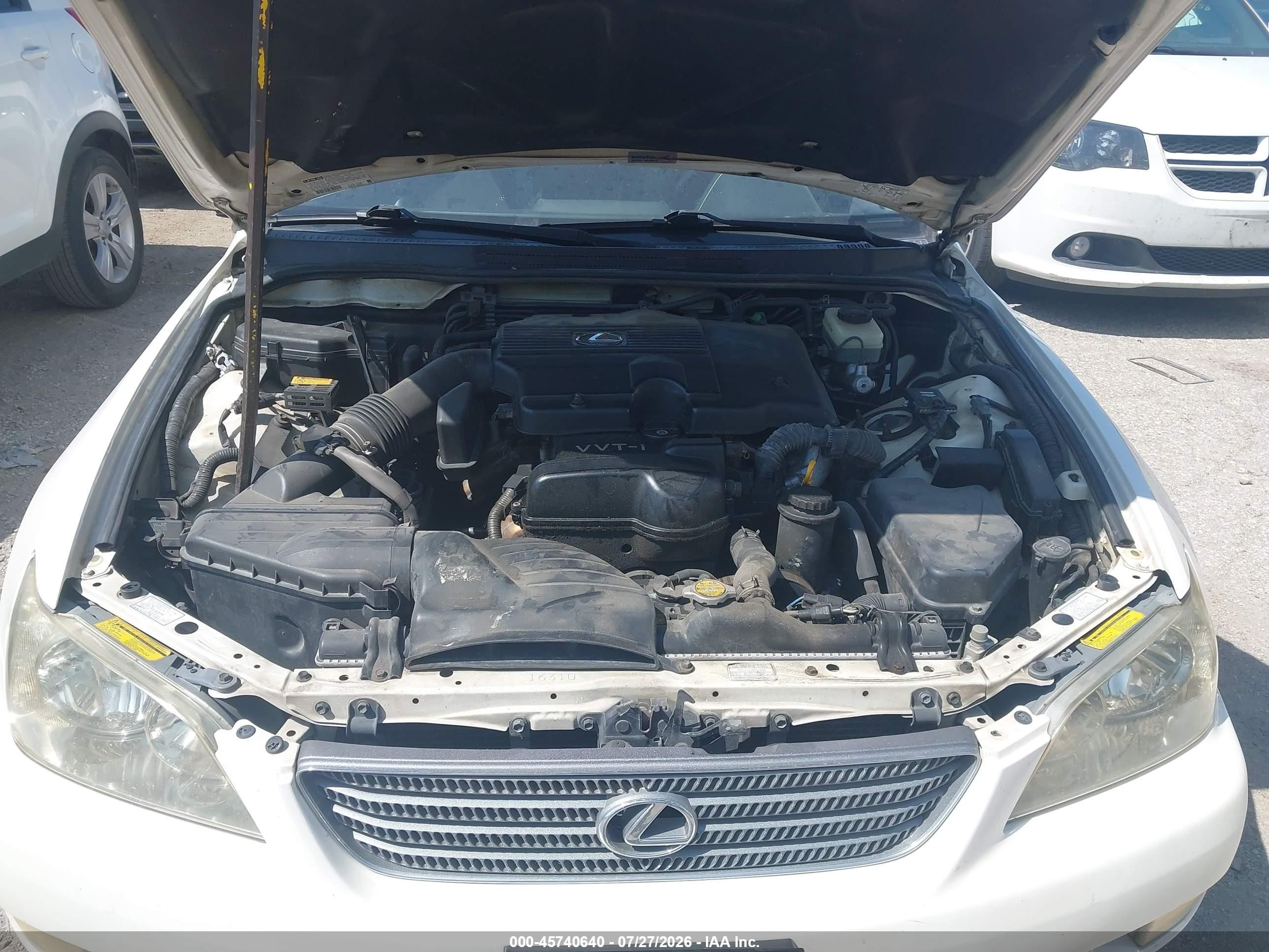 2001 Lexus Is 300   White vin: JTHBD182910015752