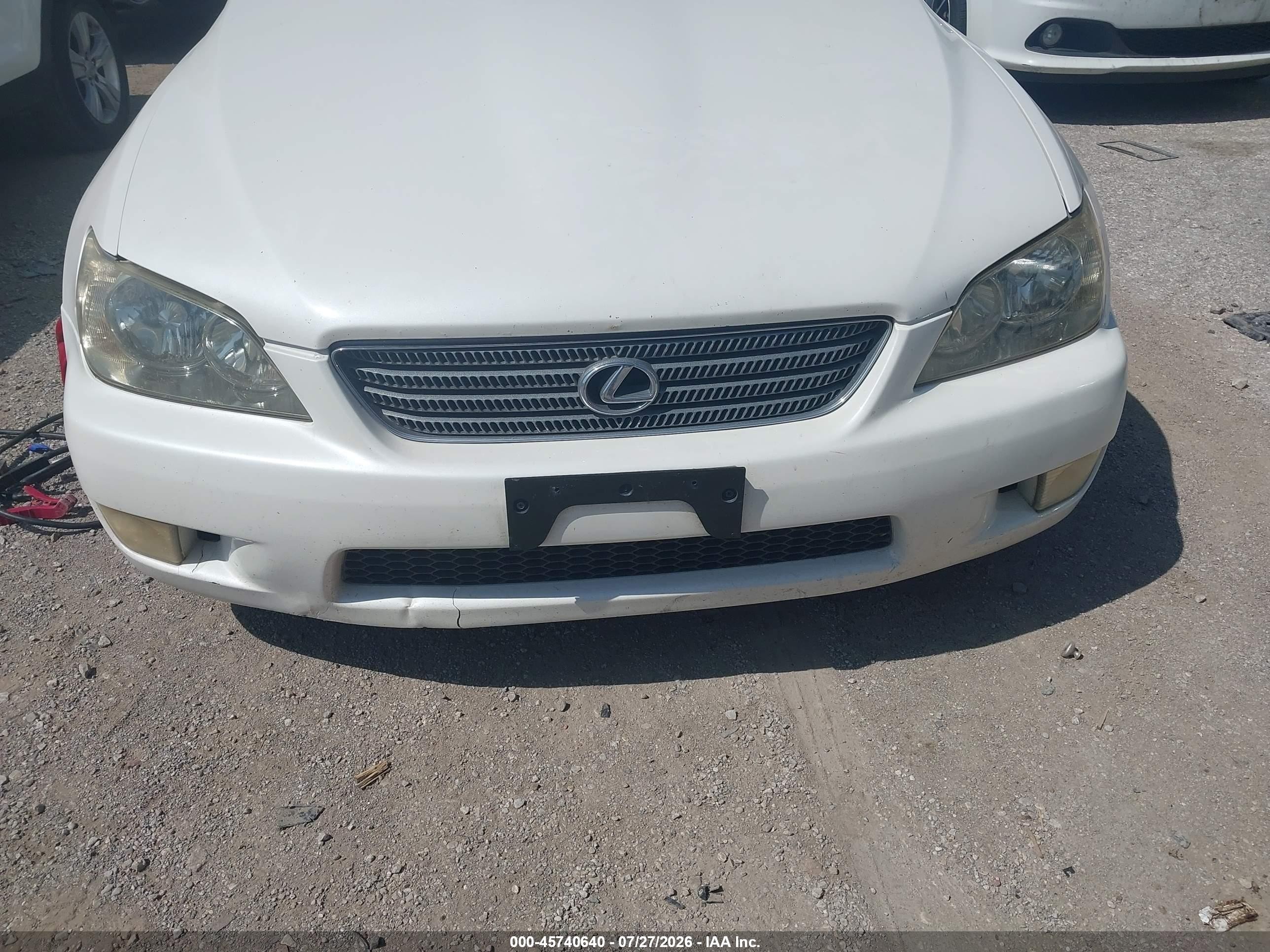 2001 Lexus Is 300   White vin: JTHBD182910015752