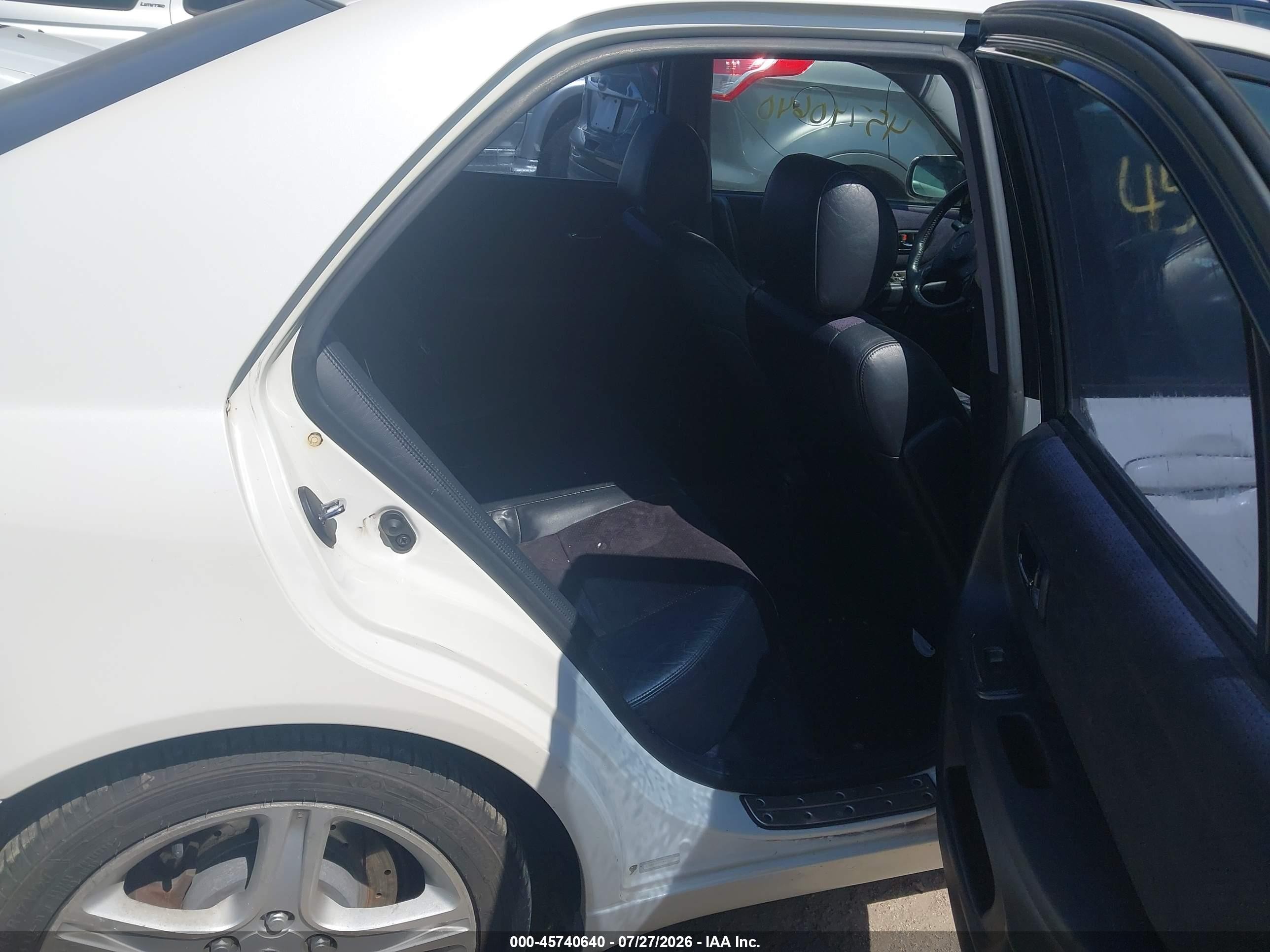 2001 Lexus Is 300   White vin: JTHBD182910015752