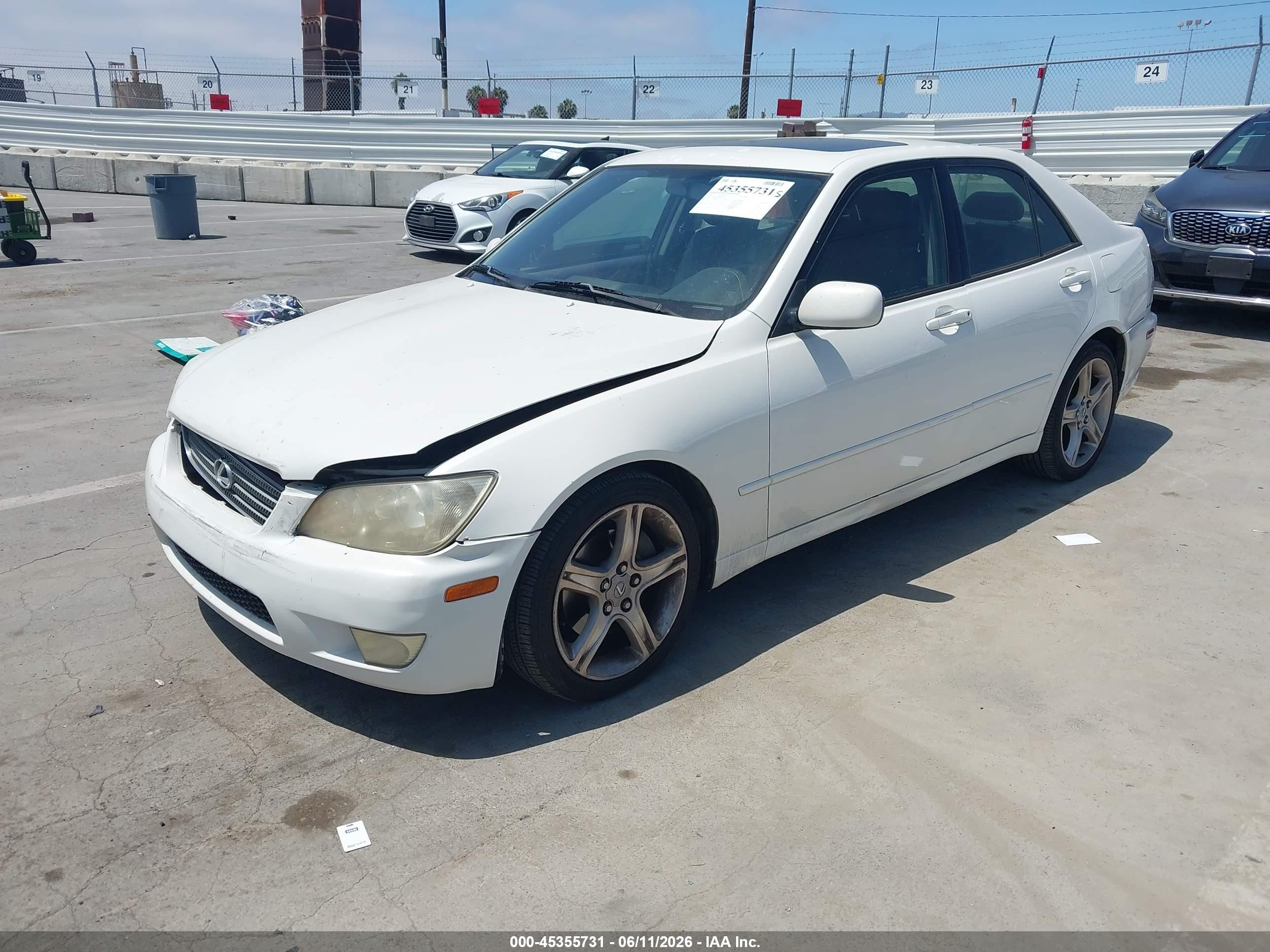 2001 Lexus Is 300   White vin: JTHBD182910029537