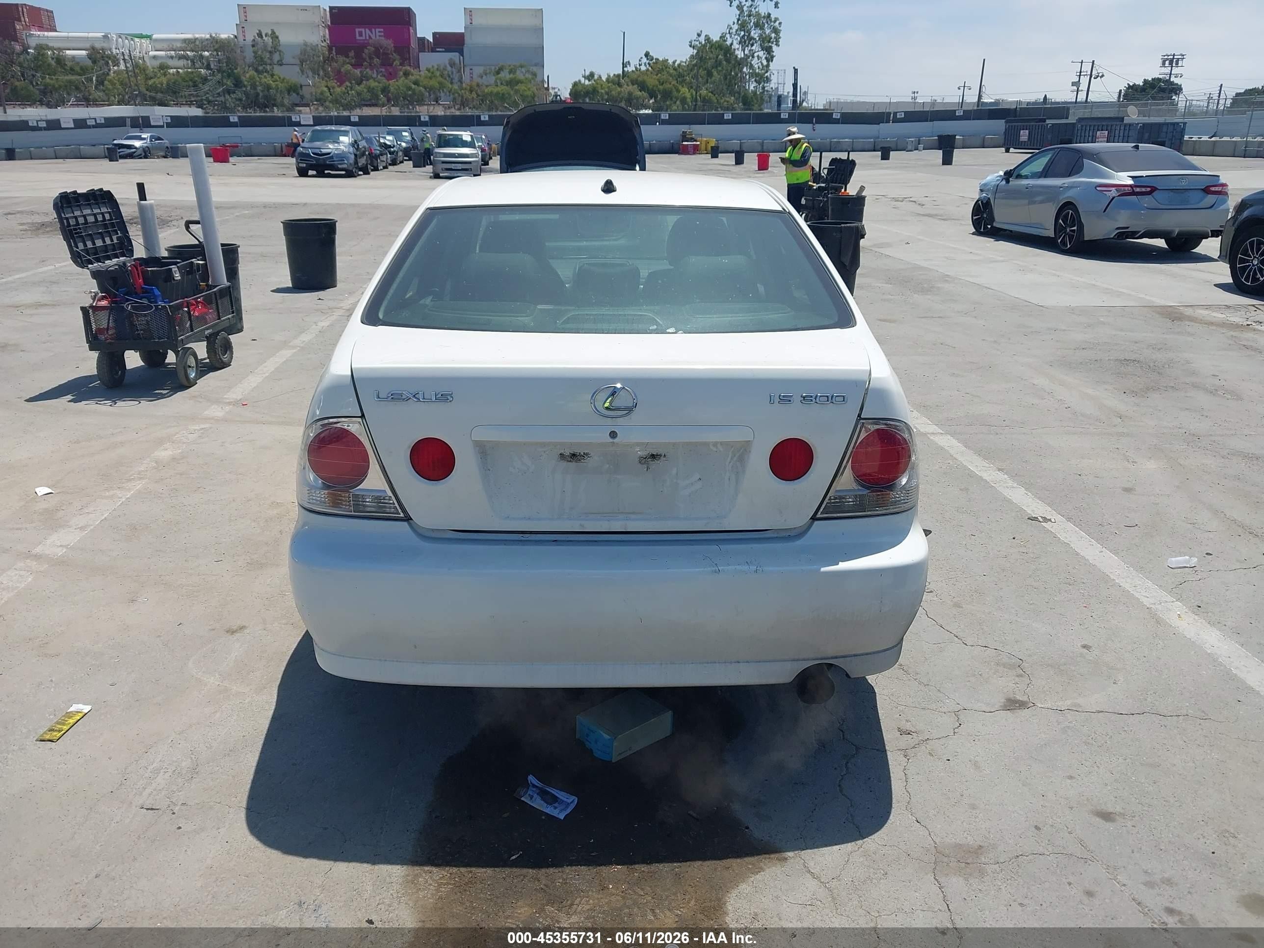 2001 Lexus Is 300   White vin: JTHBD182910029537