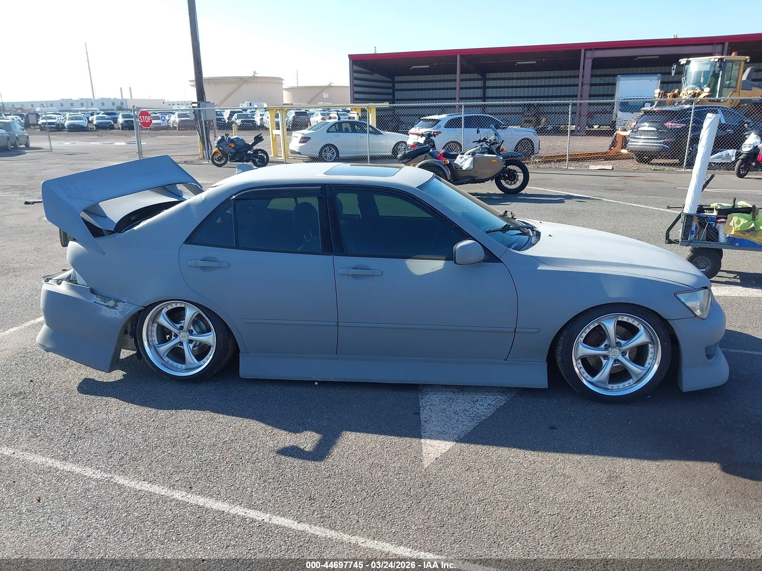 2001 Lexus Is 300 Gray vin: JTHBD182X10023486