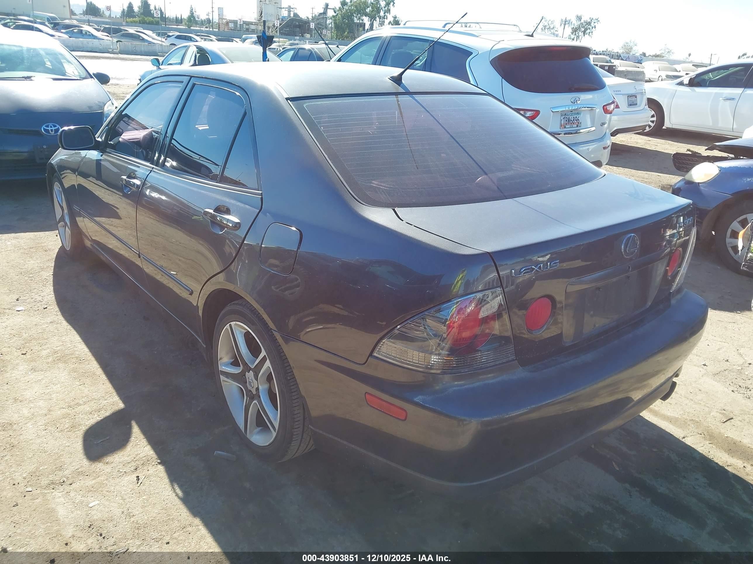 2003 Lexus Is 300   Gray vin: JTHBD192130073615