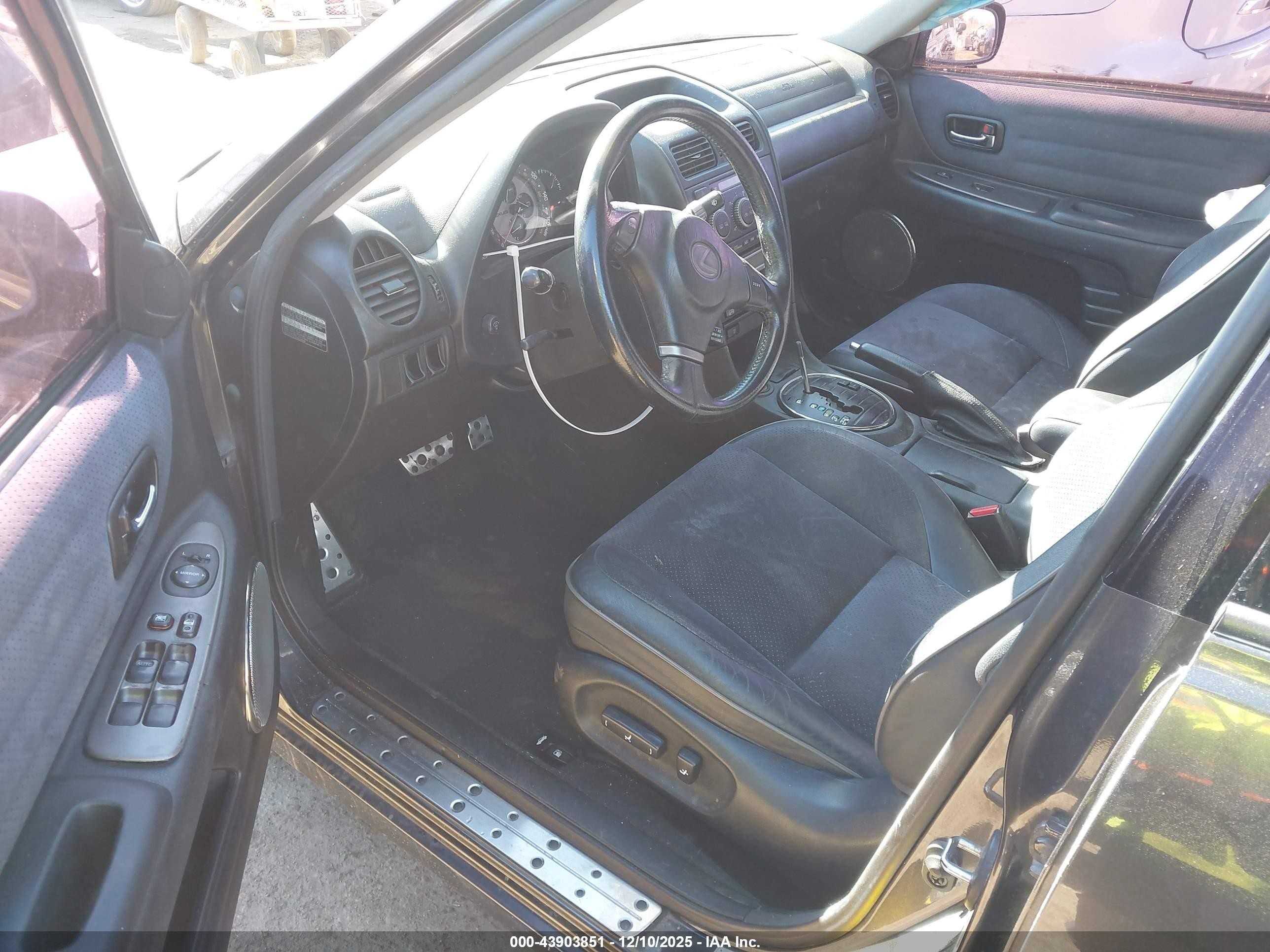 2003 Lexus Is 300   Gray vin: JTHBD192130073615