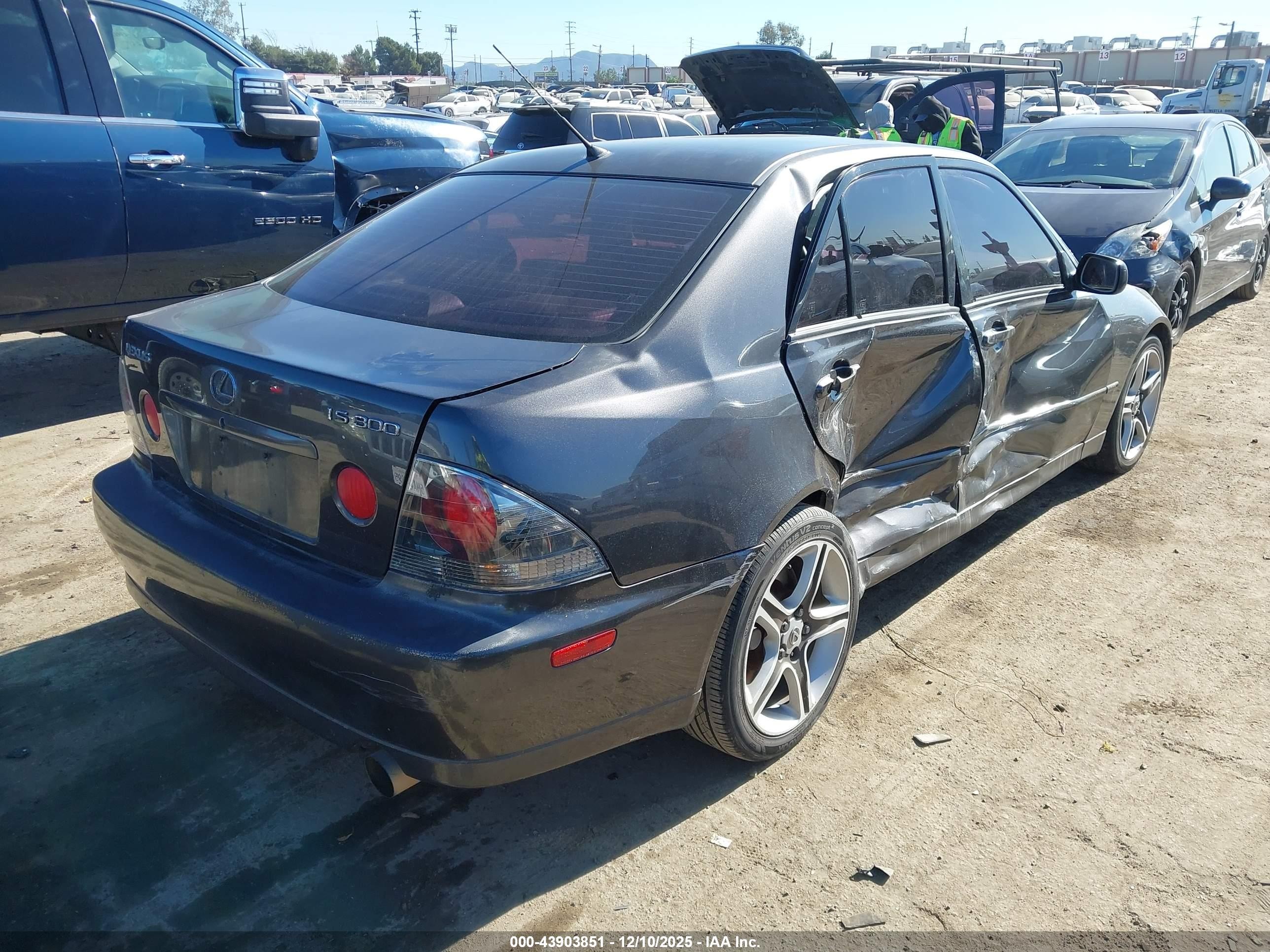 2003 Lexus Is 300   Gray vin: JTHBD192130073615