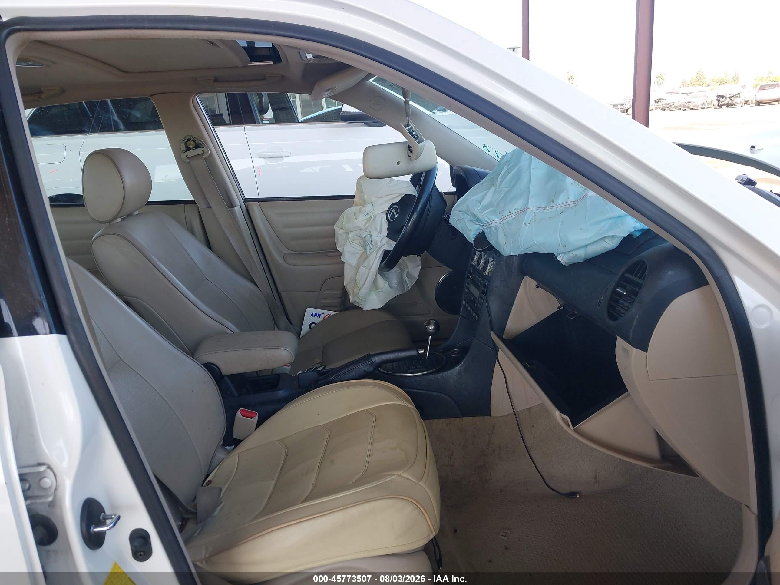 2004 Lexus Is 300   White vin: JTHBD192140087337