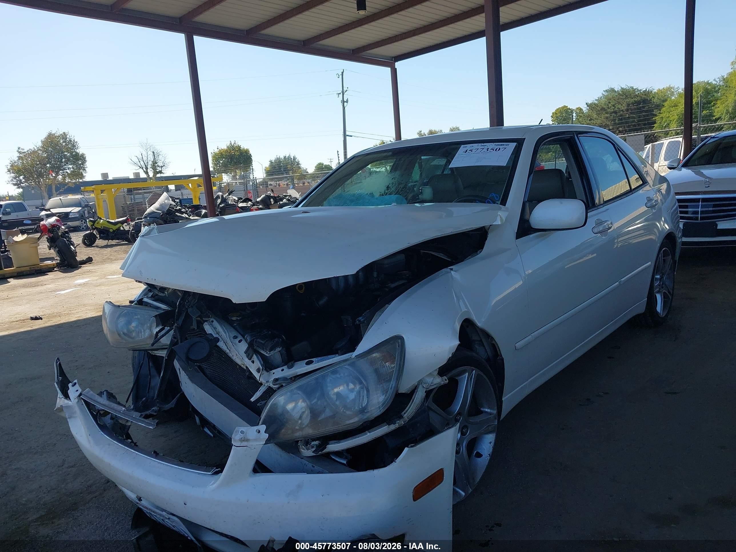 2004 Lexus Is 300   White vin: JTHBD192140087337