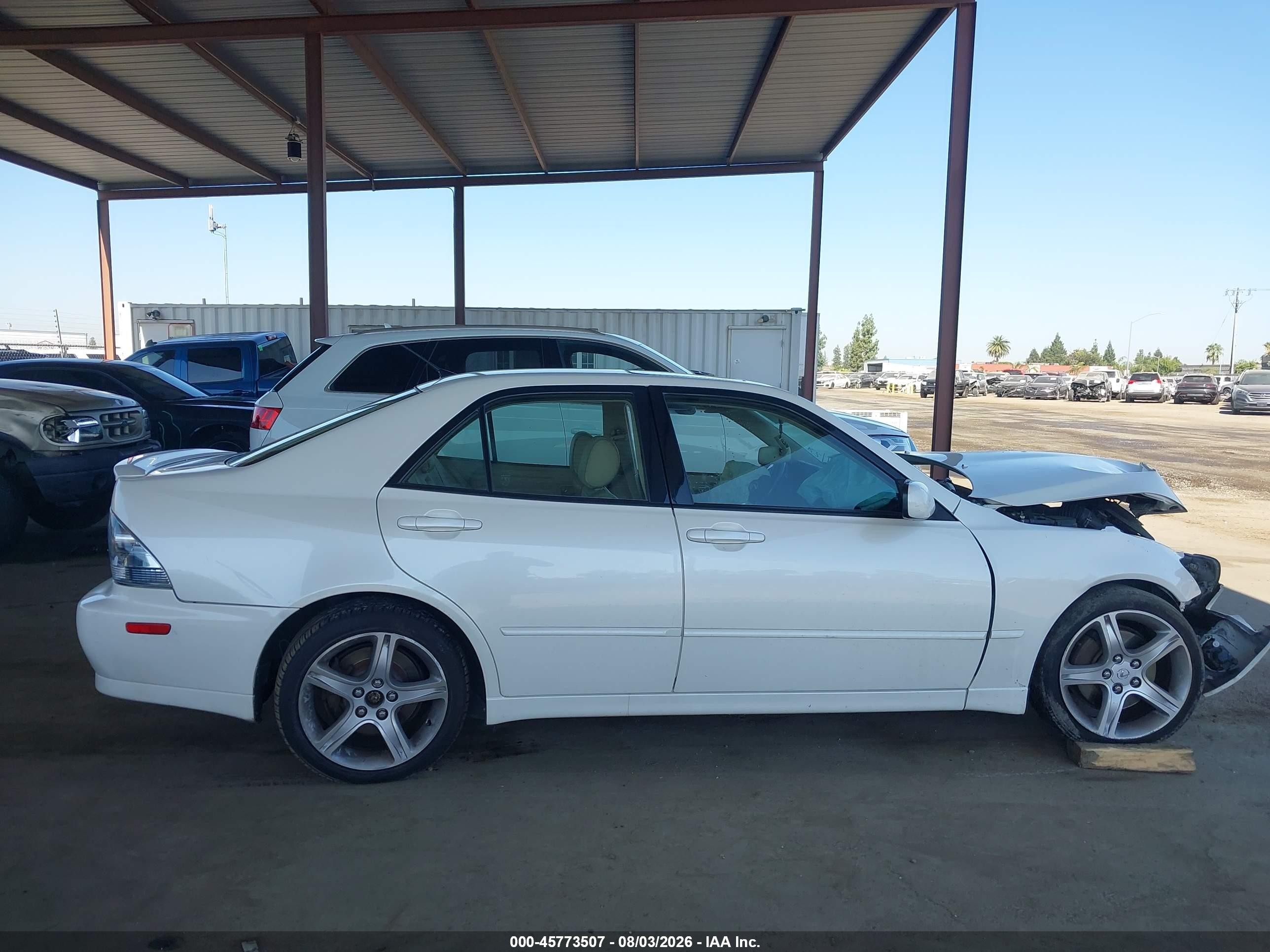 2004 Lexus Is 300   White vin: JTHBD192140087337