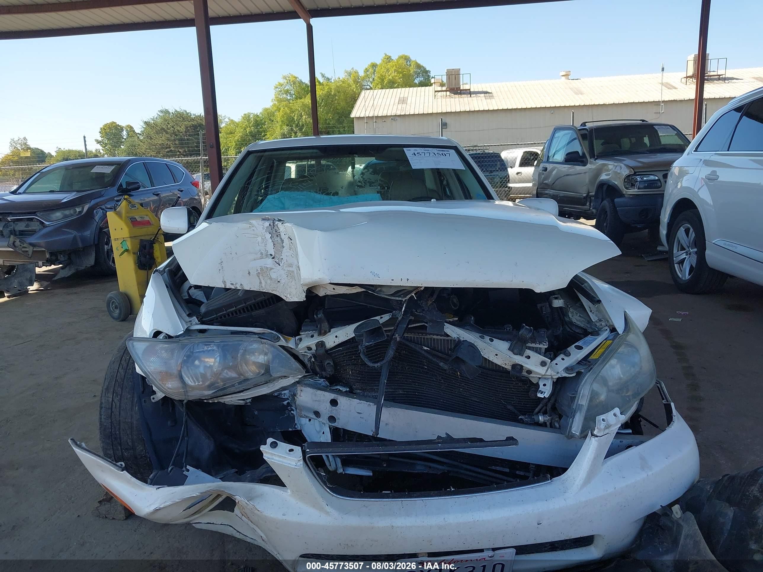 2004 Lexus Is 300   White vin: JTHBD192140087337