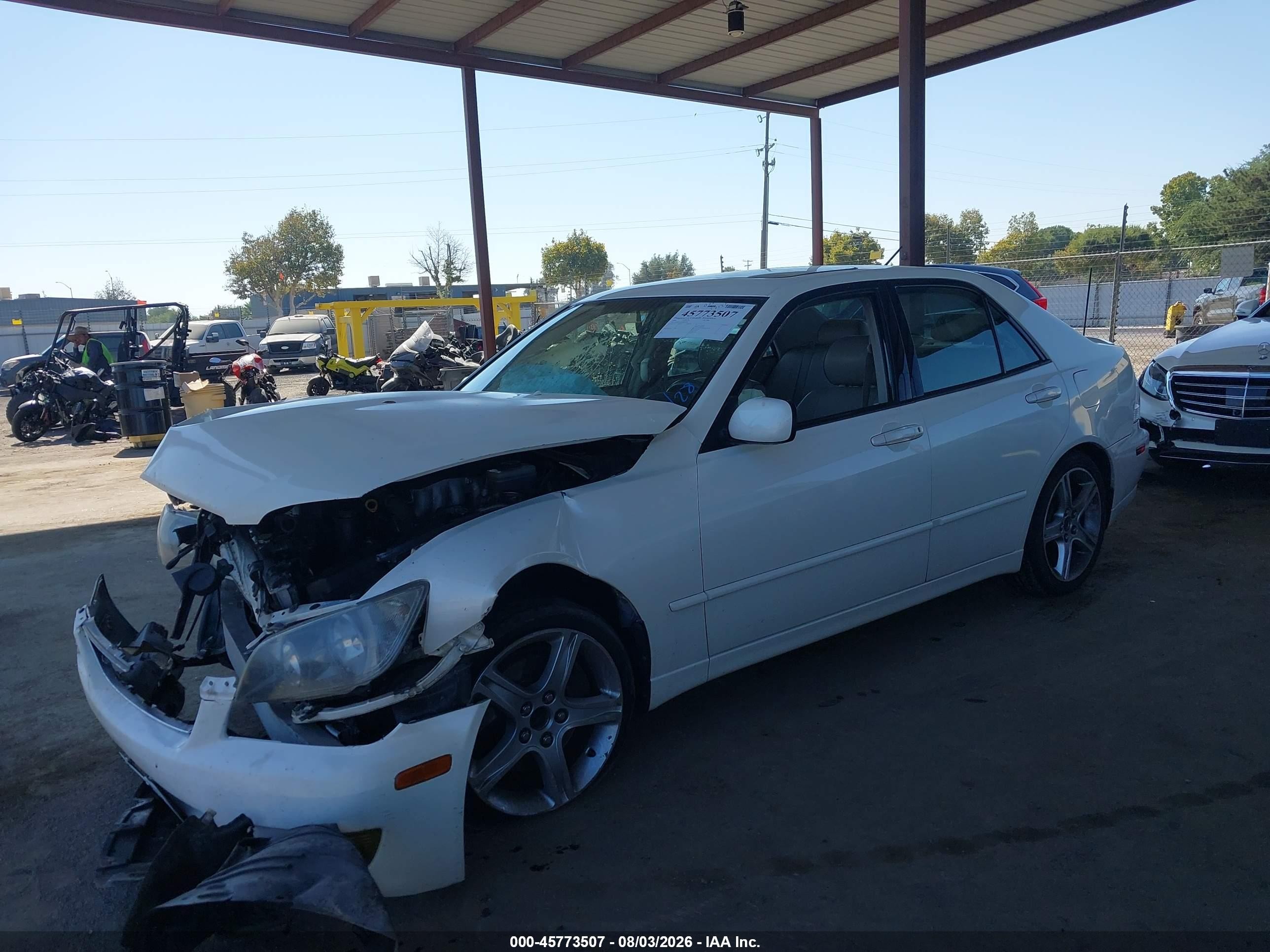 2004 Lexus Is 300   White vin: JTHBD192140087337