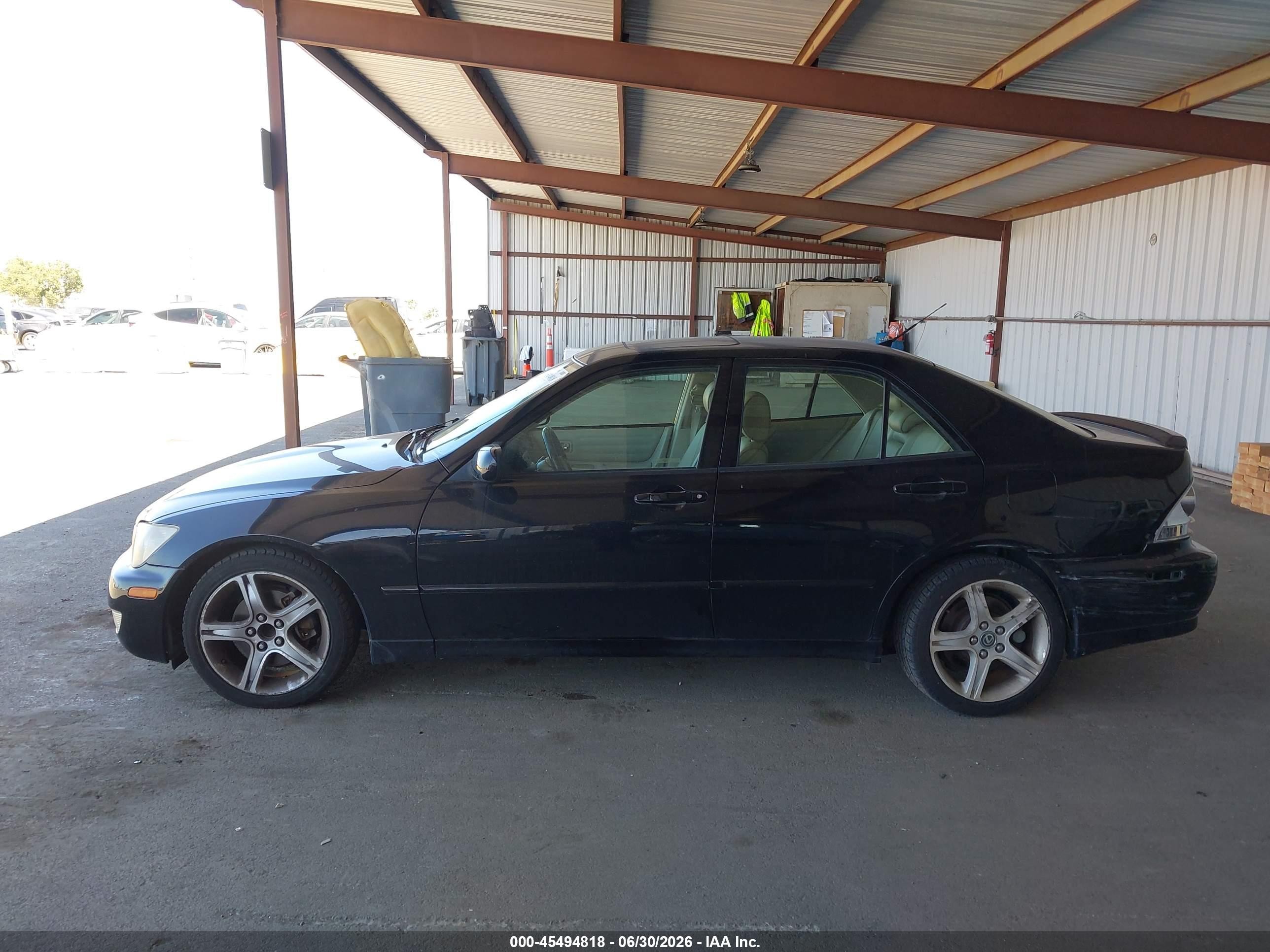 2005 Lexus Is 300   Черный vin: JTHBD192150100038