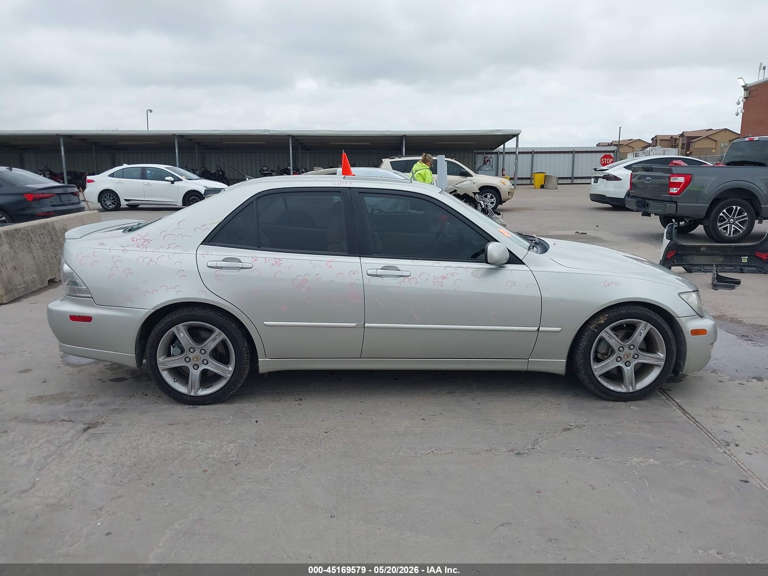 2003 Lexus Is 300   Beige vin: JTHBD192230080069