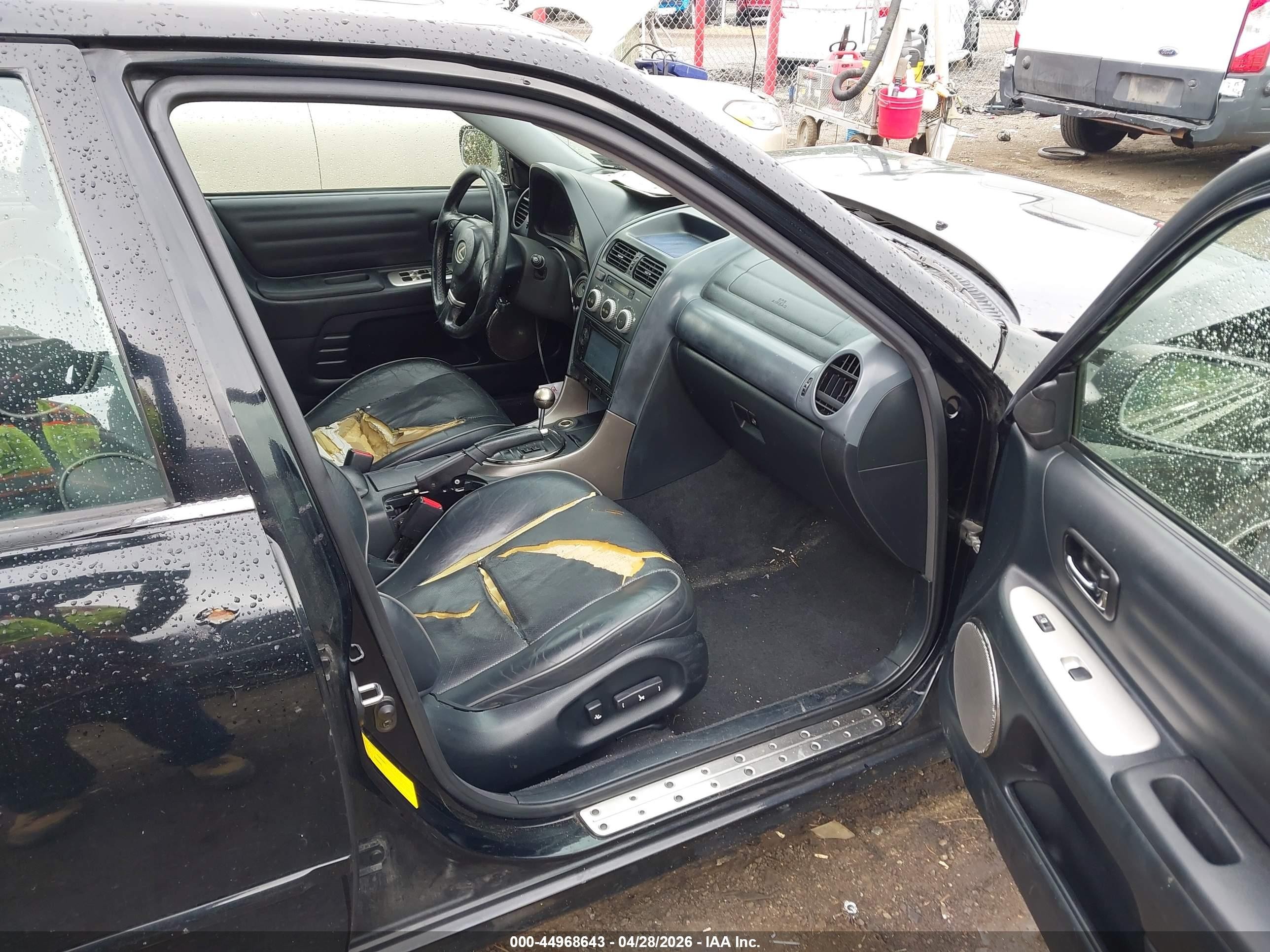 2004 Lexus Is 300   Черный vin: JTHBD192240084043