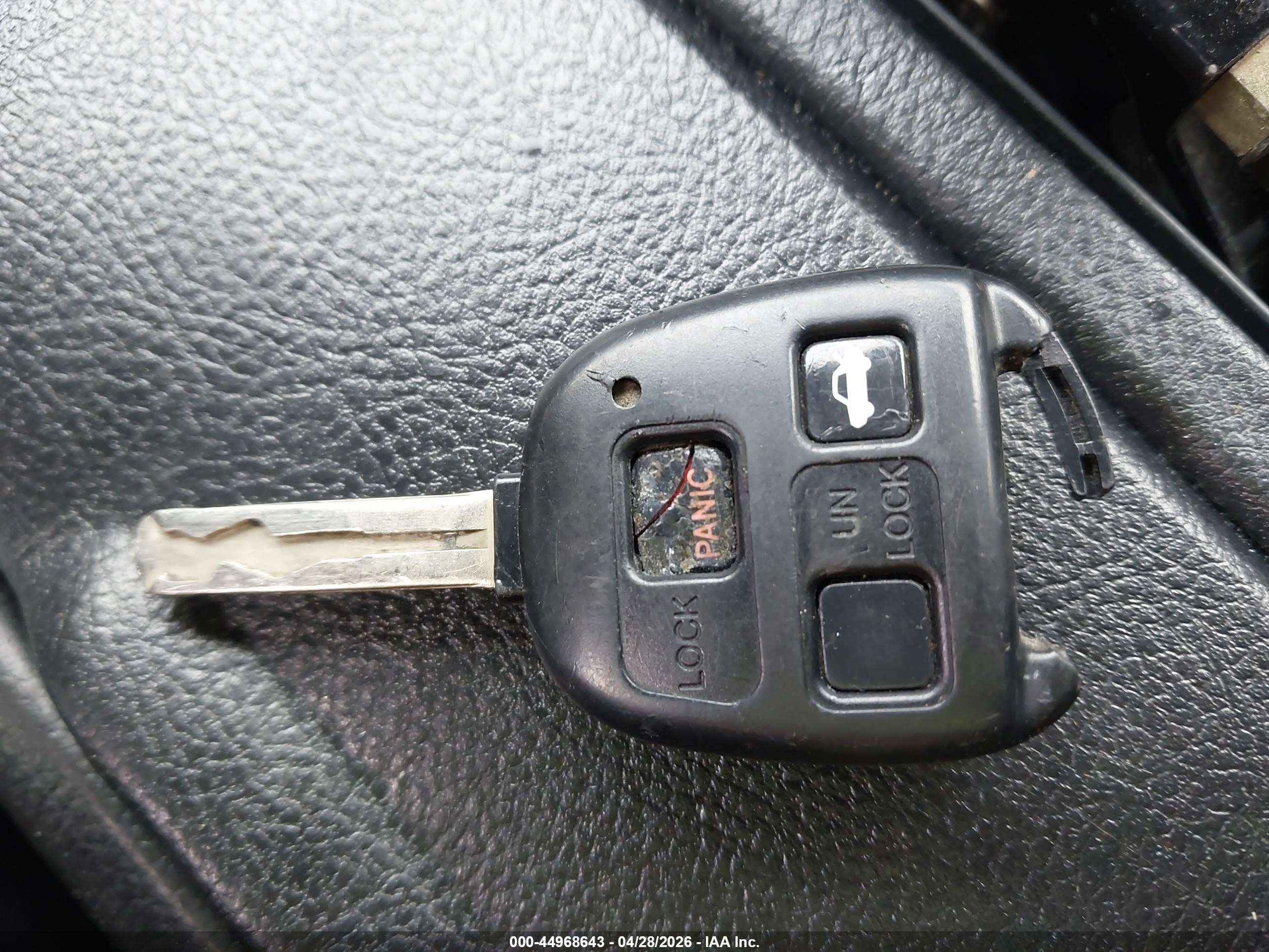 2004 Lexus Is 300   Черный vin: JTHBD192240084043