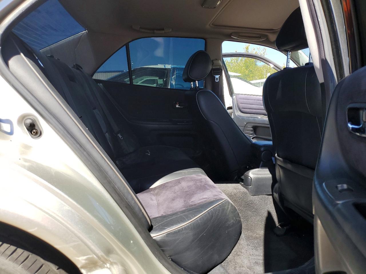2003 Lexus Is 300 Base Серебряный vin: JTHBD192430078758