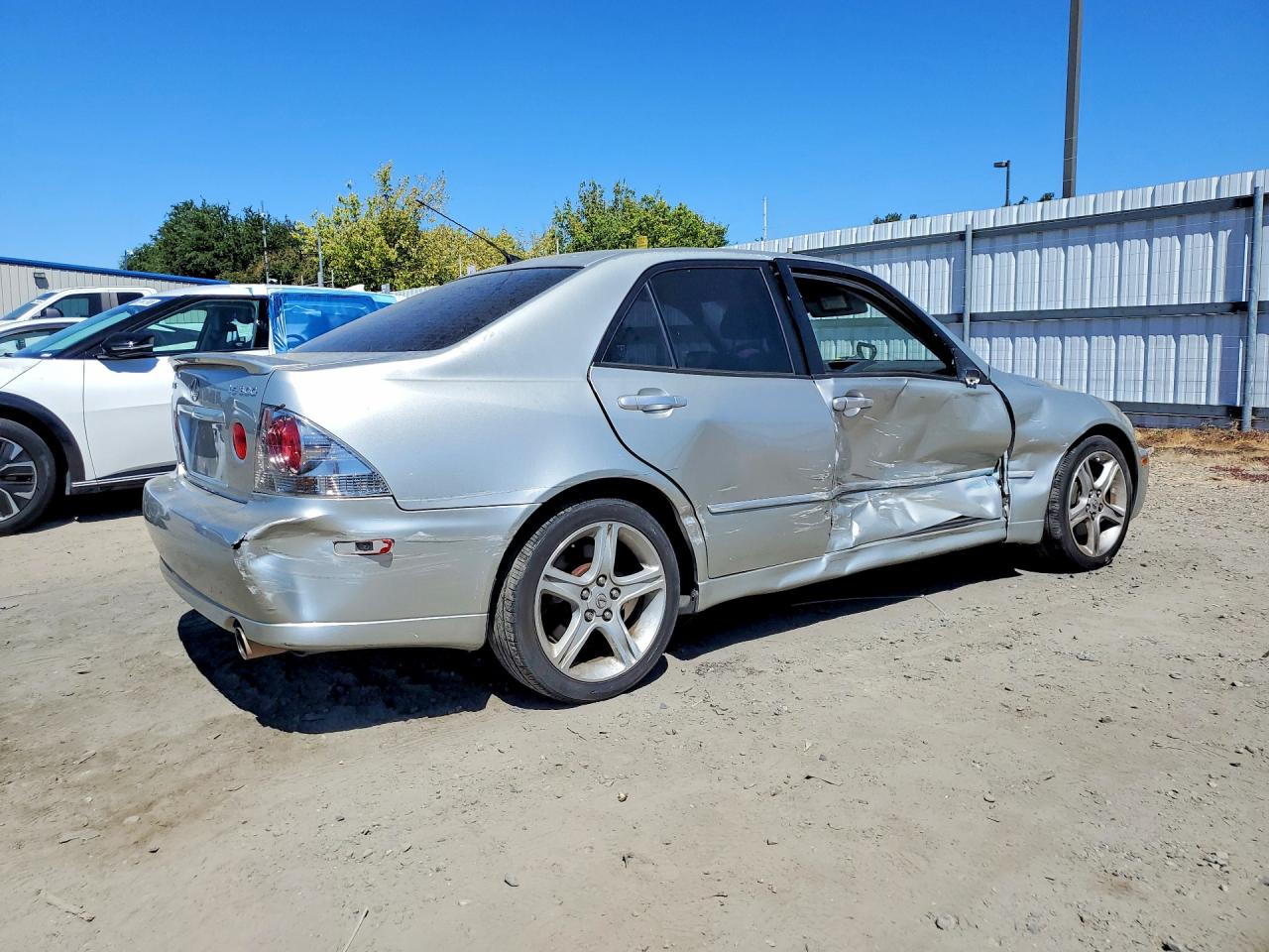 2003 Lexus Is 300 Base Серебряный vin: JTHBD192430078758
