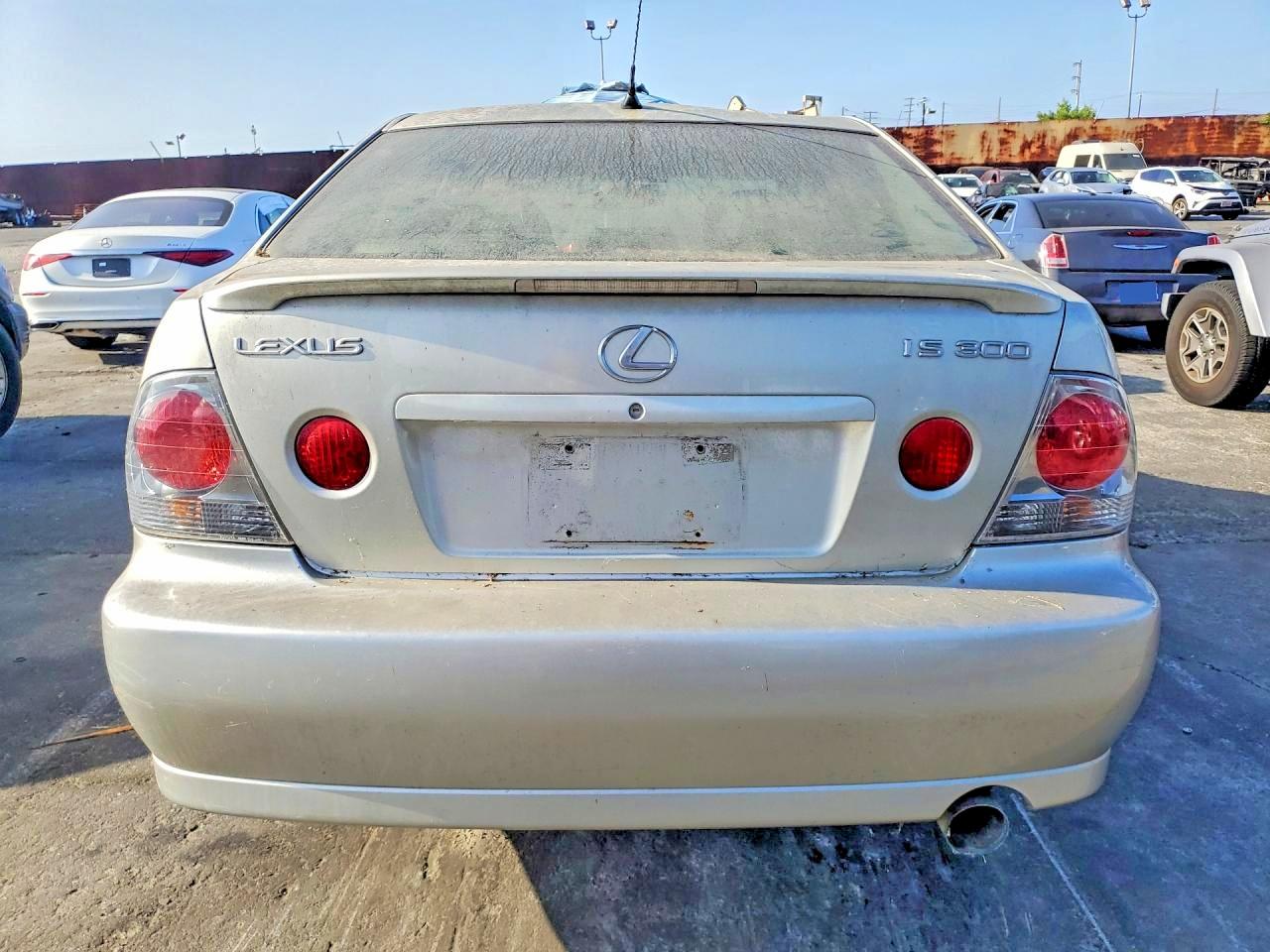 2004 Lexus Is 300 Silver vin: JTHBD192440082665