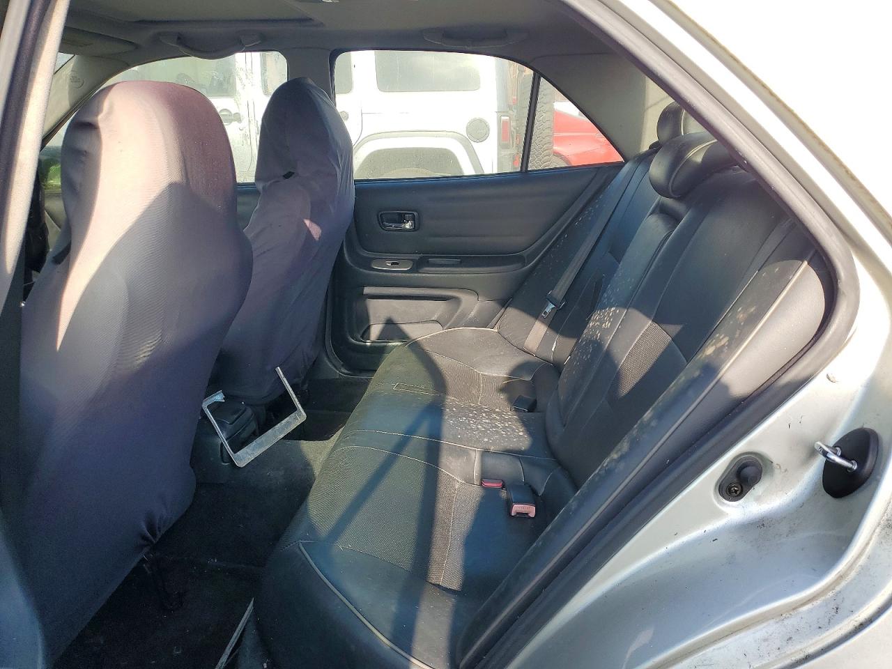 2004 Lexus Is 300 Silver vin: JTHBD192440082665