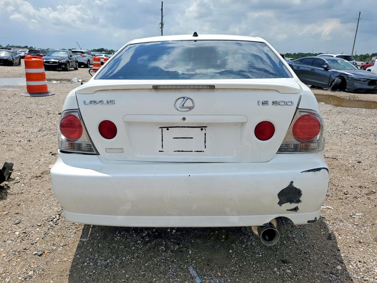 2002 Lexus Is 300 White vin: JTHBD192520058064
