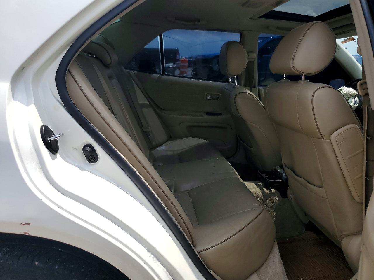 2002 Lexus Is 300 White vin: JTHBD192520058064