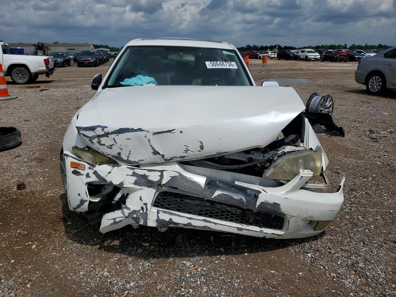 2002 Lexus Is 300 White vin: JTHBD192520058064