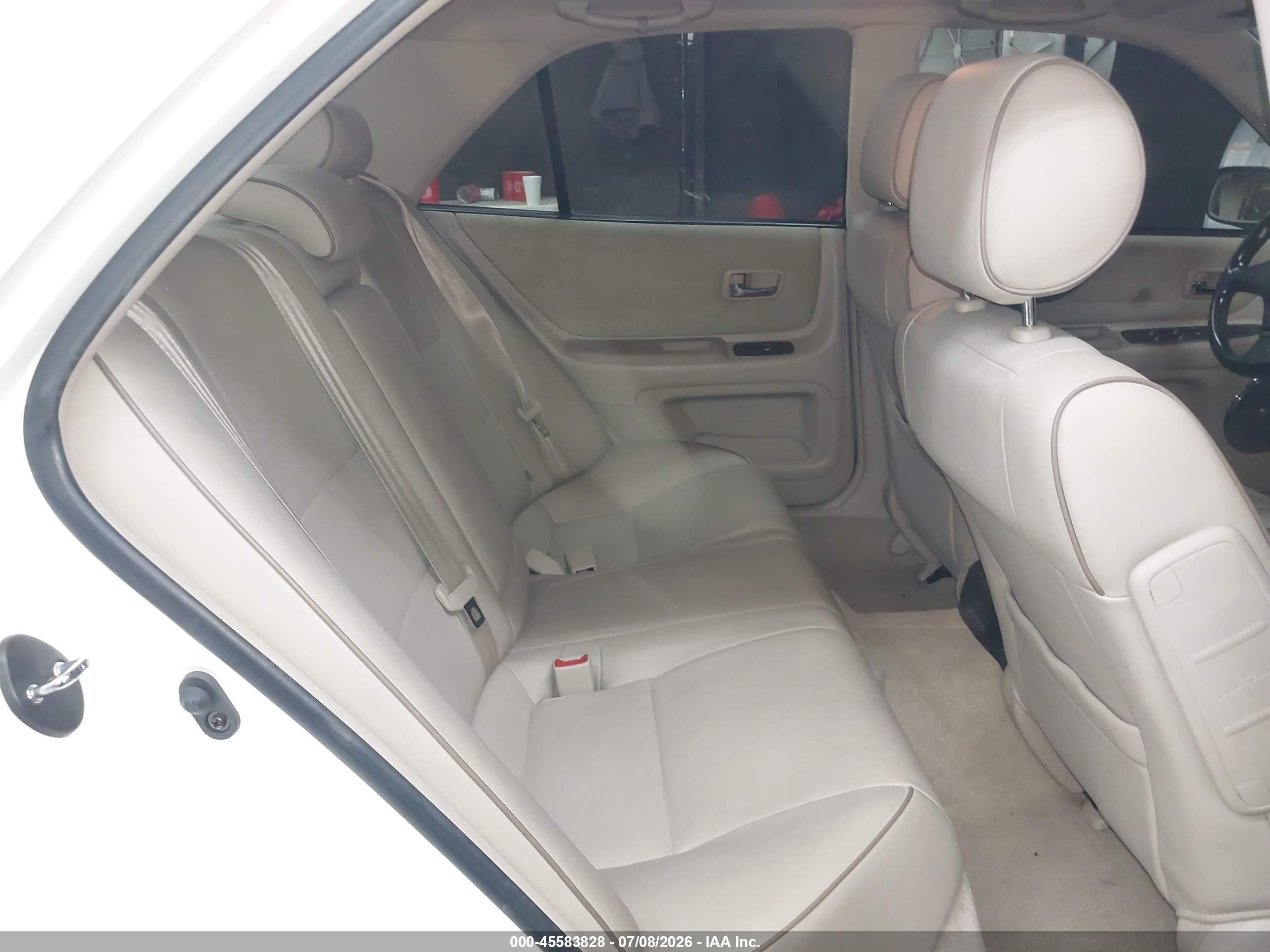 2003 Lexus Is 300   Белый vin: JTHBD192530074038