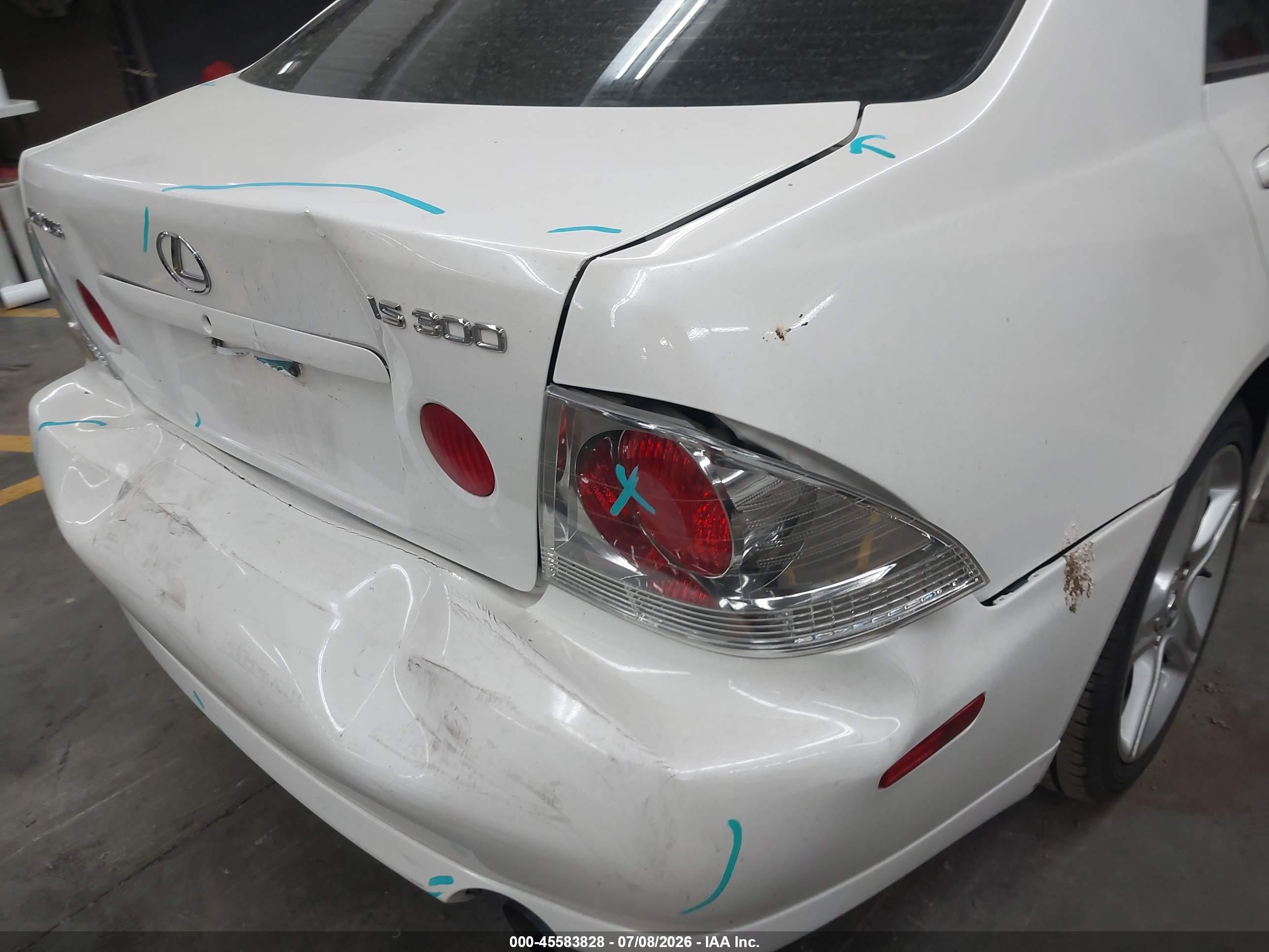 2003 Lexus Is 300   Белый vin: JTHBD192530074038