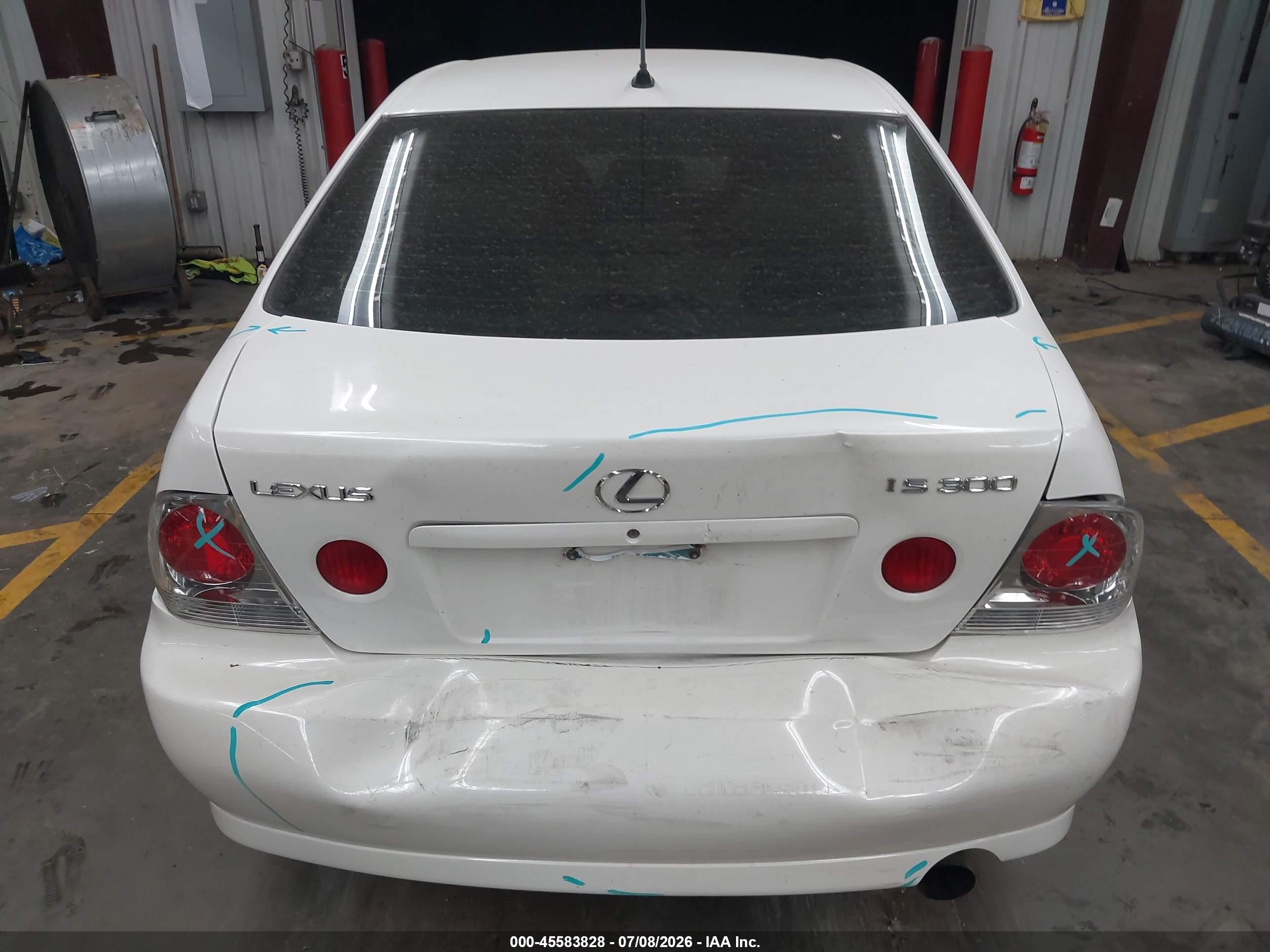 2003 Lexus Is 300   Белый vin: JTHBD192530074038