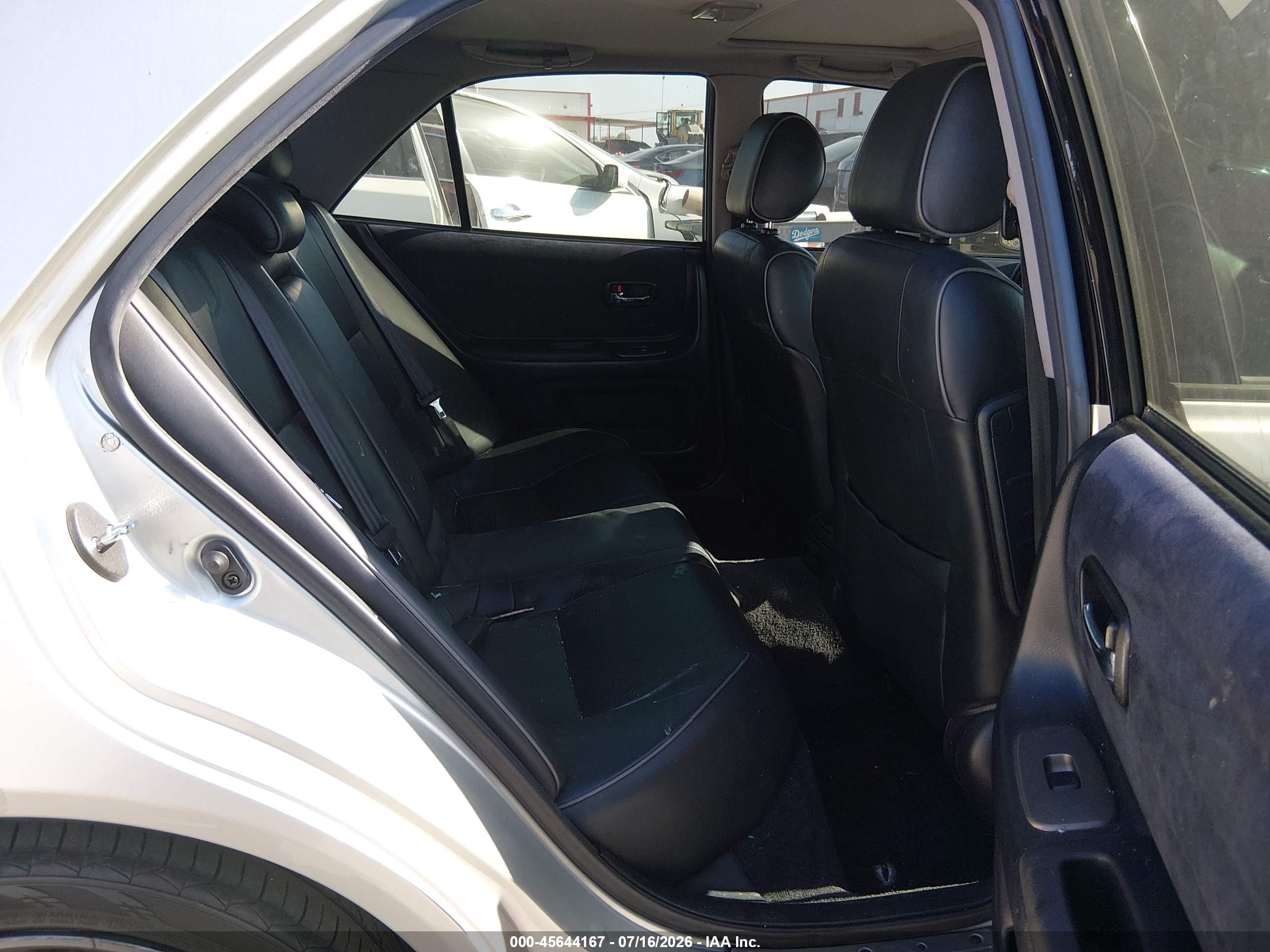 2002 Lexus Is 300   Silver vin: JTHBD192620058042