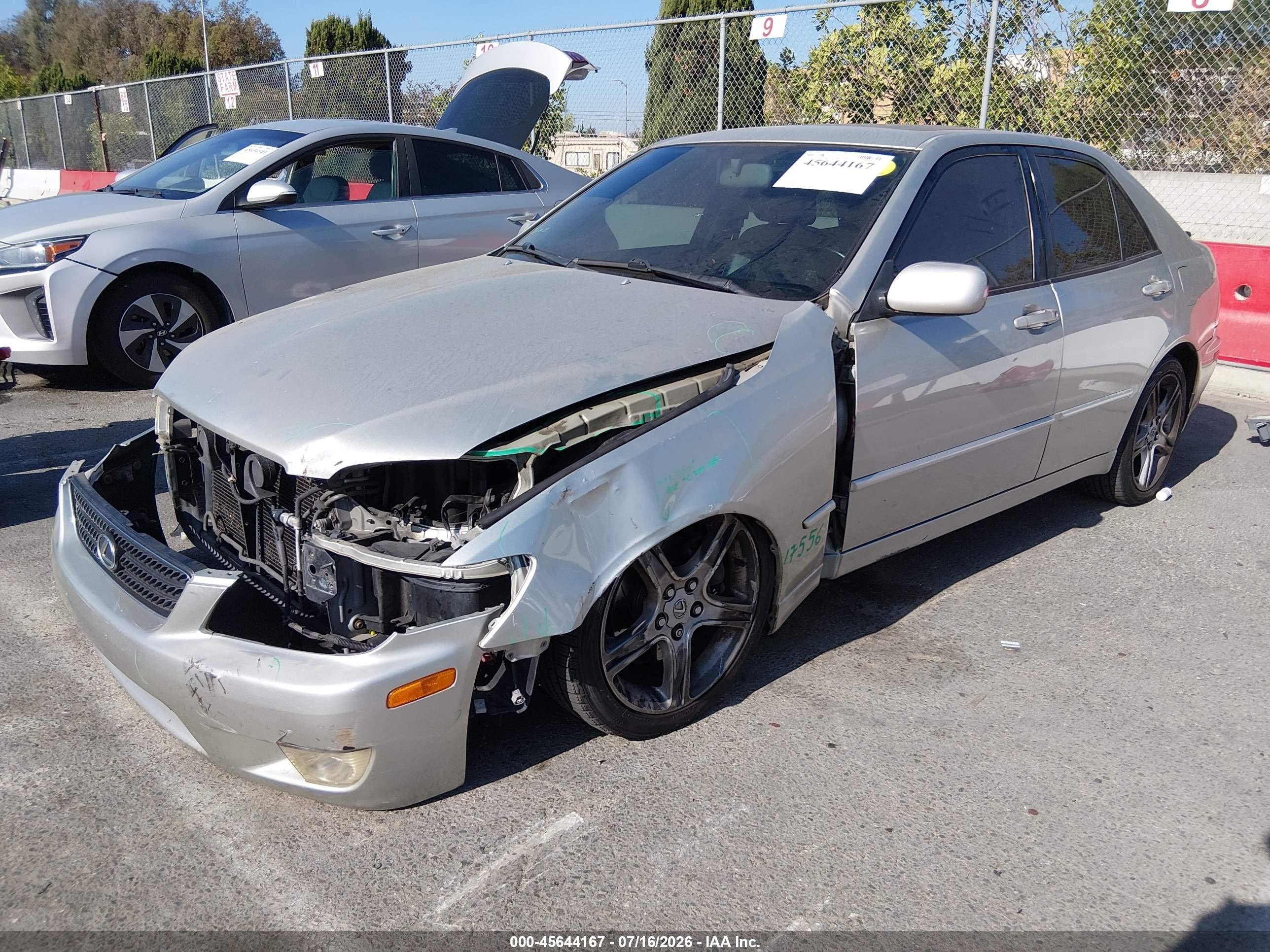 2002 Lexus Is 300   Silver vin: JTHBD192620058042