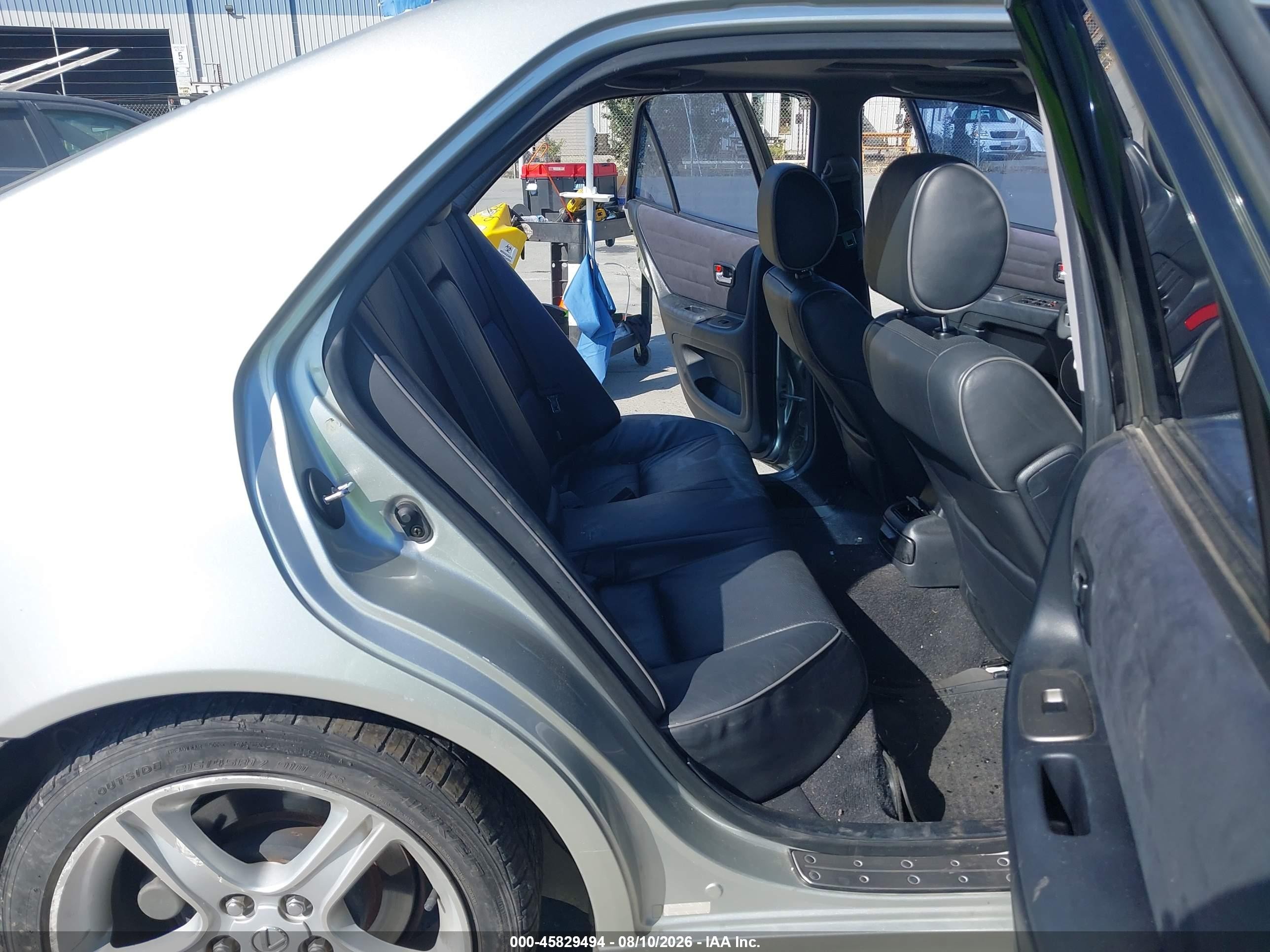 2002 Lexus Is 300   Gray vin: JTHBD192620061376
