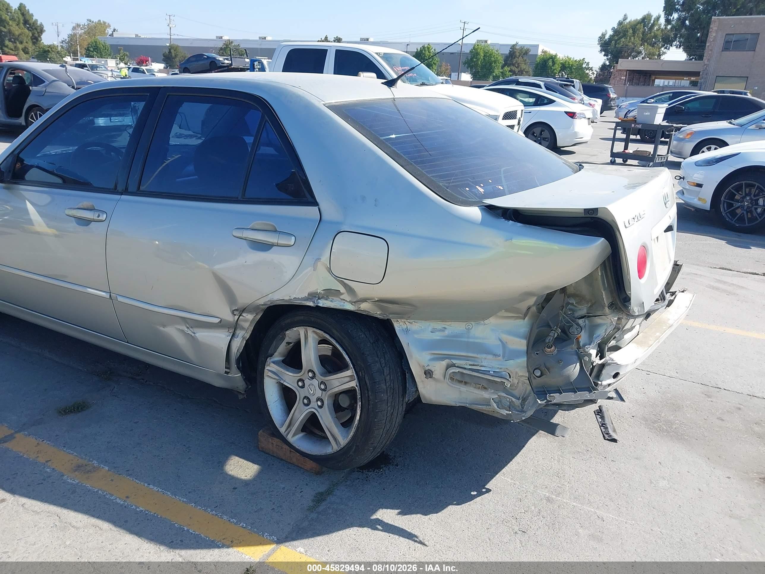 2002 Lexus Is 300   Gray vin: JTHBD192620061376