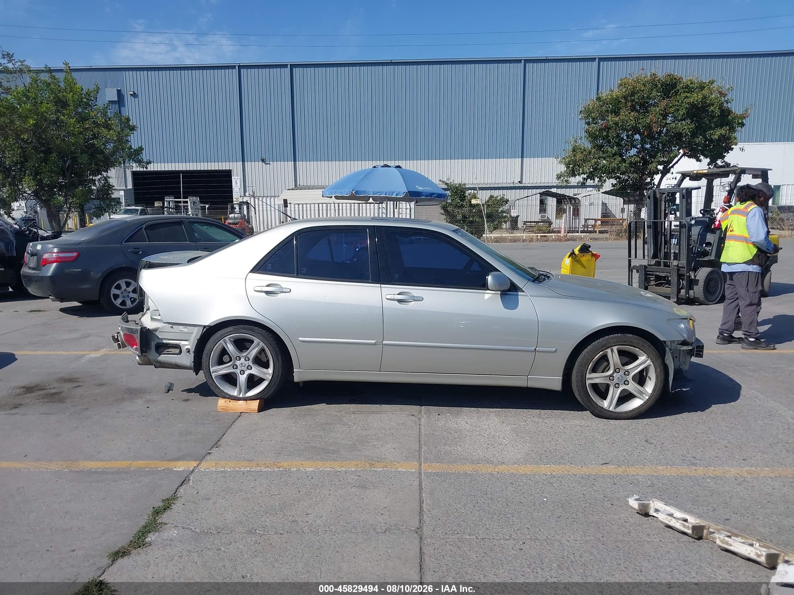 2002 Lexus Is 300   Gray vin: JTHBD192620061376