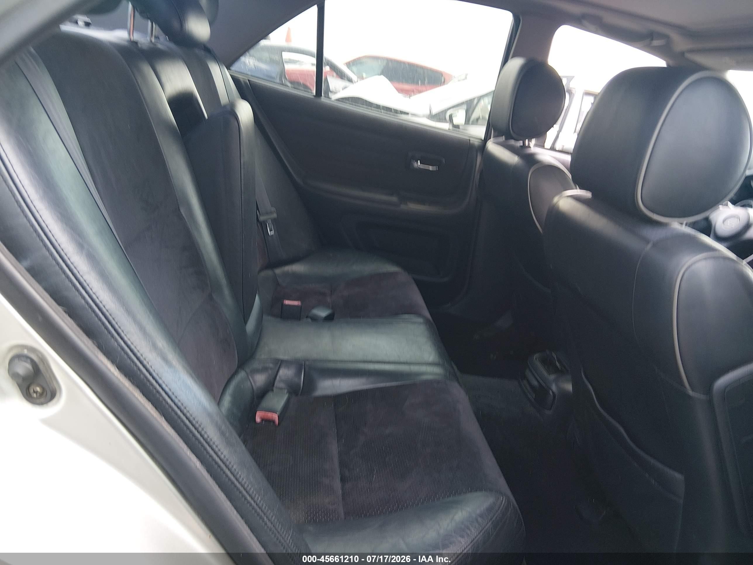 2003 Lexus Is 300 Base W/5-speed Manual Silver vin: JTHBD192630070418