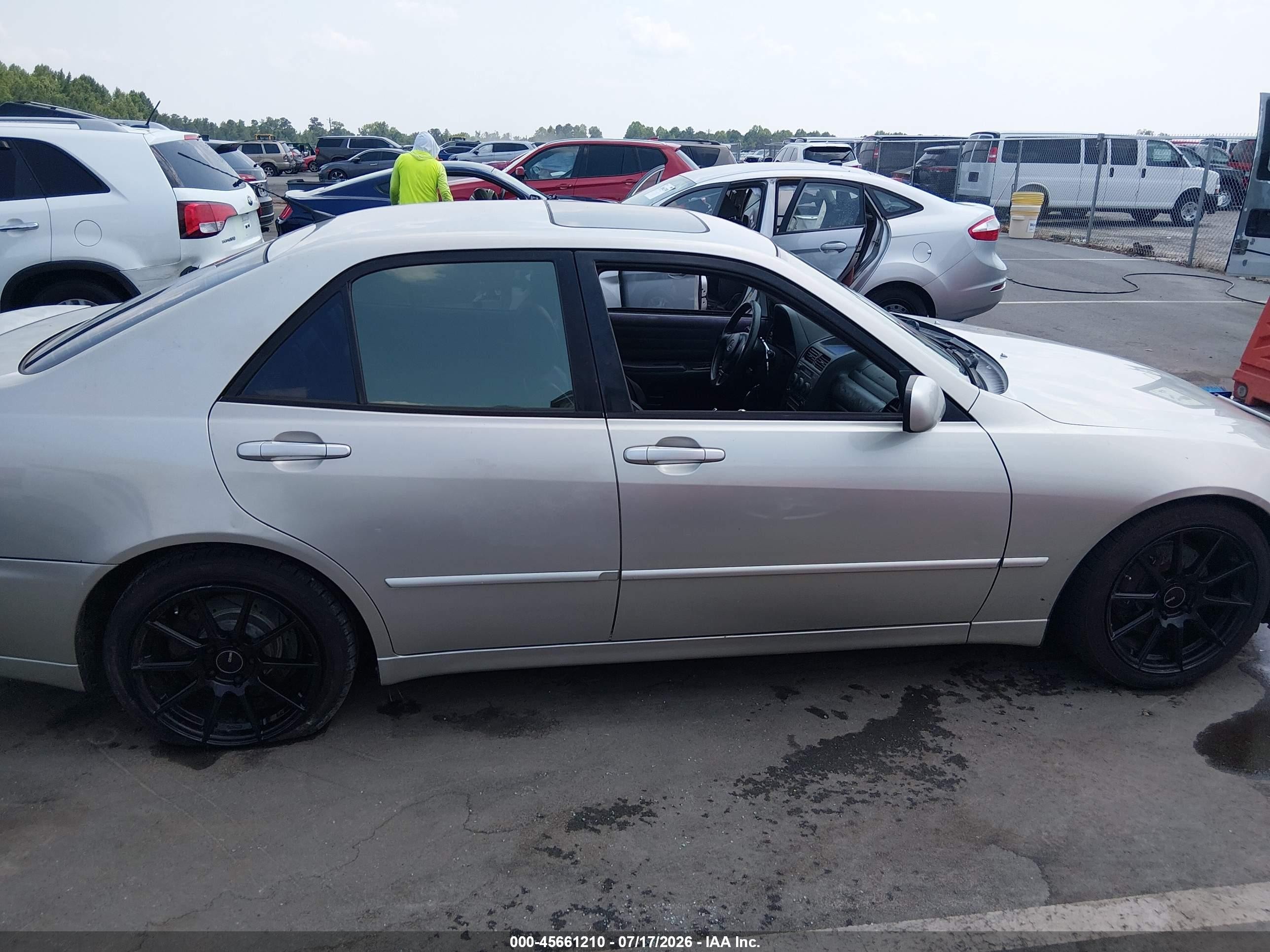 2003 Lexus Is 300 Base W/5-speed Manual Silver vin: JTHBD192630070418