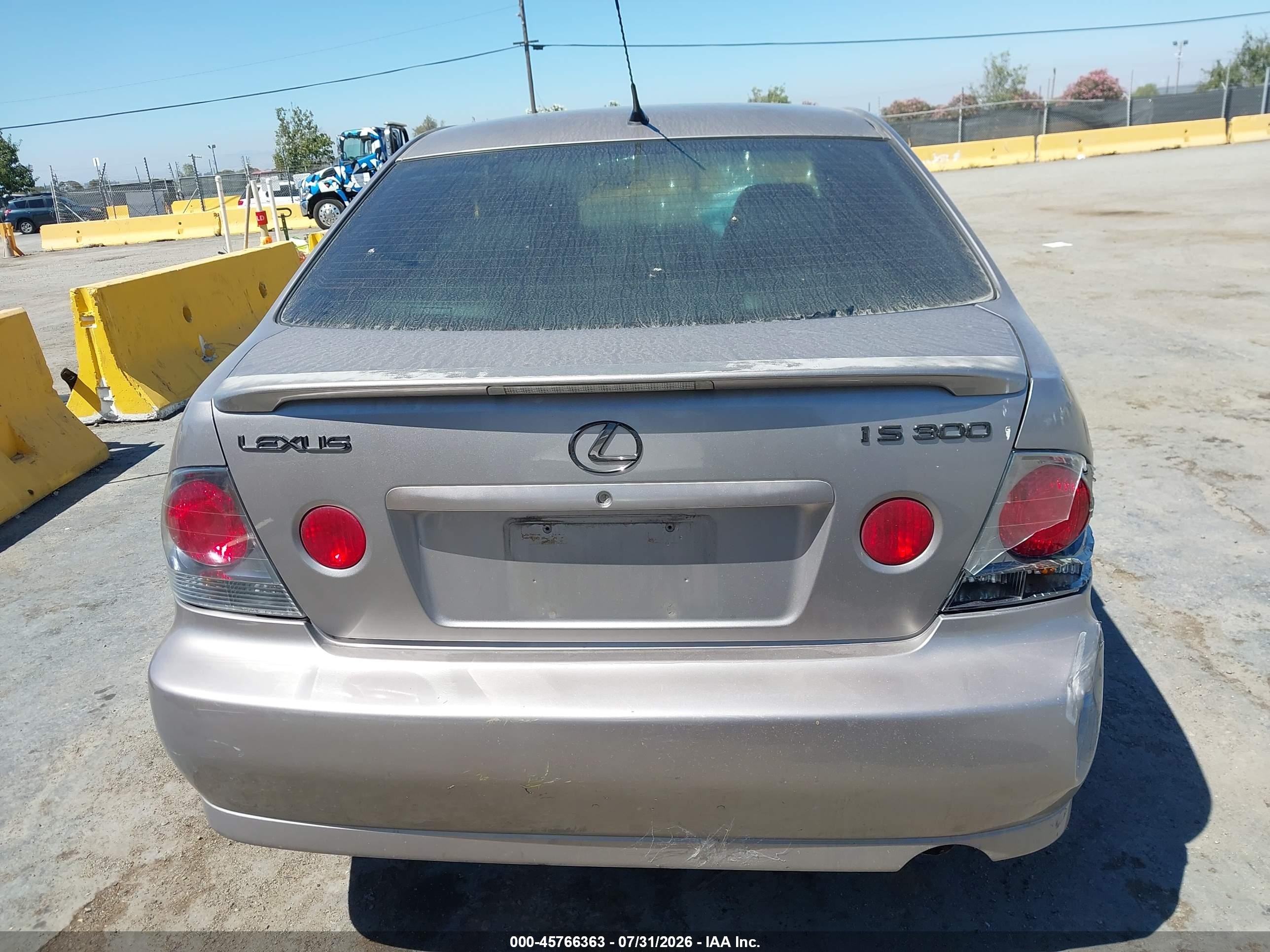 2003 Lexus Is 300   Gray vin: JTHBD192730079225