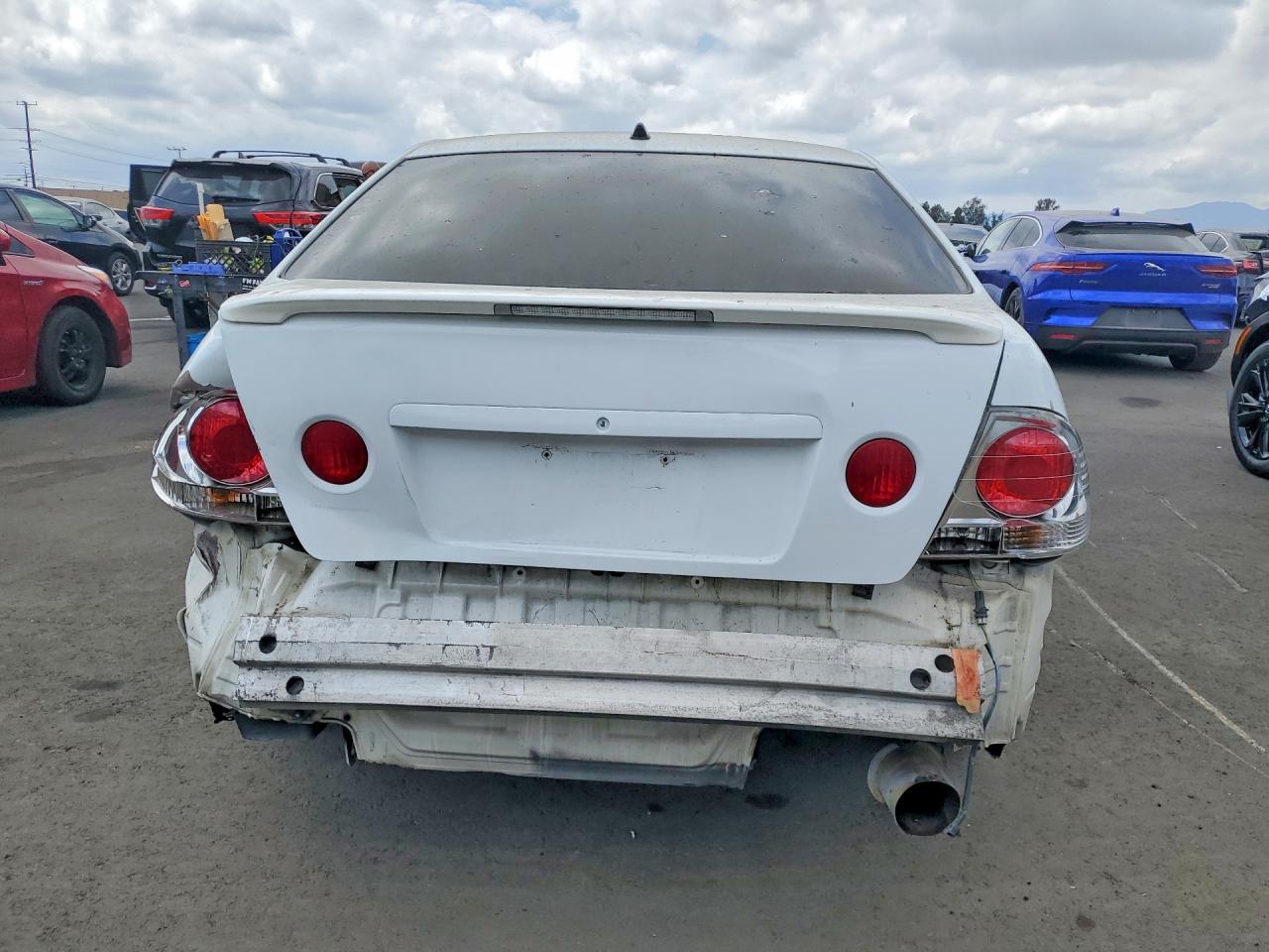 2004 Lexus Is 300 White vin: JTHBD192740084958