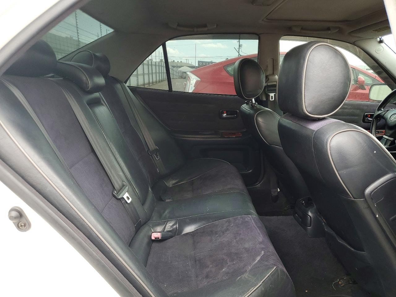 2004 Lexus Is 300 White vin: JTHBD192740084958